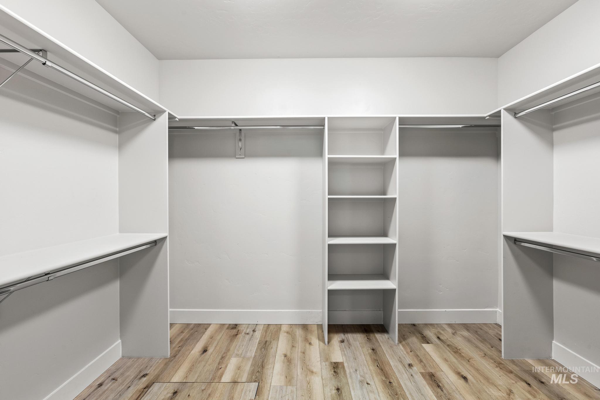 2362 E Shady Glade Dr, Meridian, Idaho 83642, 5 Bedrooms, 4 Bathrooms, Residential For Sale, Price $929,900, 98980583