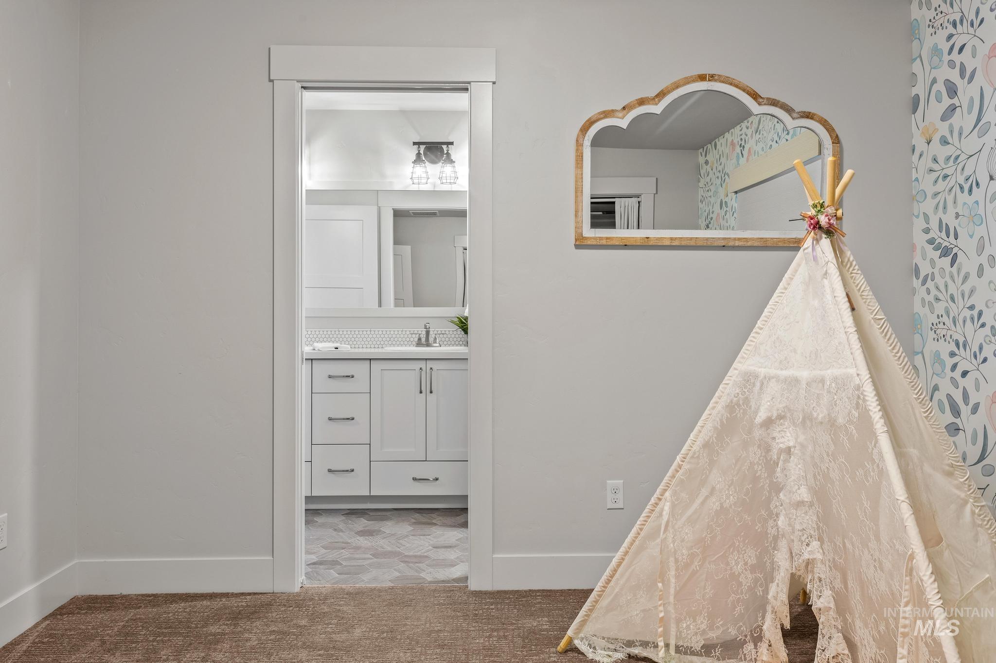 2362 E Shady Glade Dr, Meridian, Idaho 83642, 5 Bedrooms, 4 Bathrooms, Residential For Sale, Price $929,900, 98980583