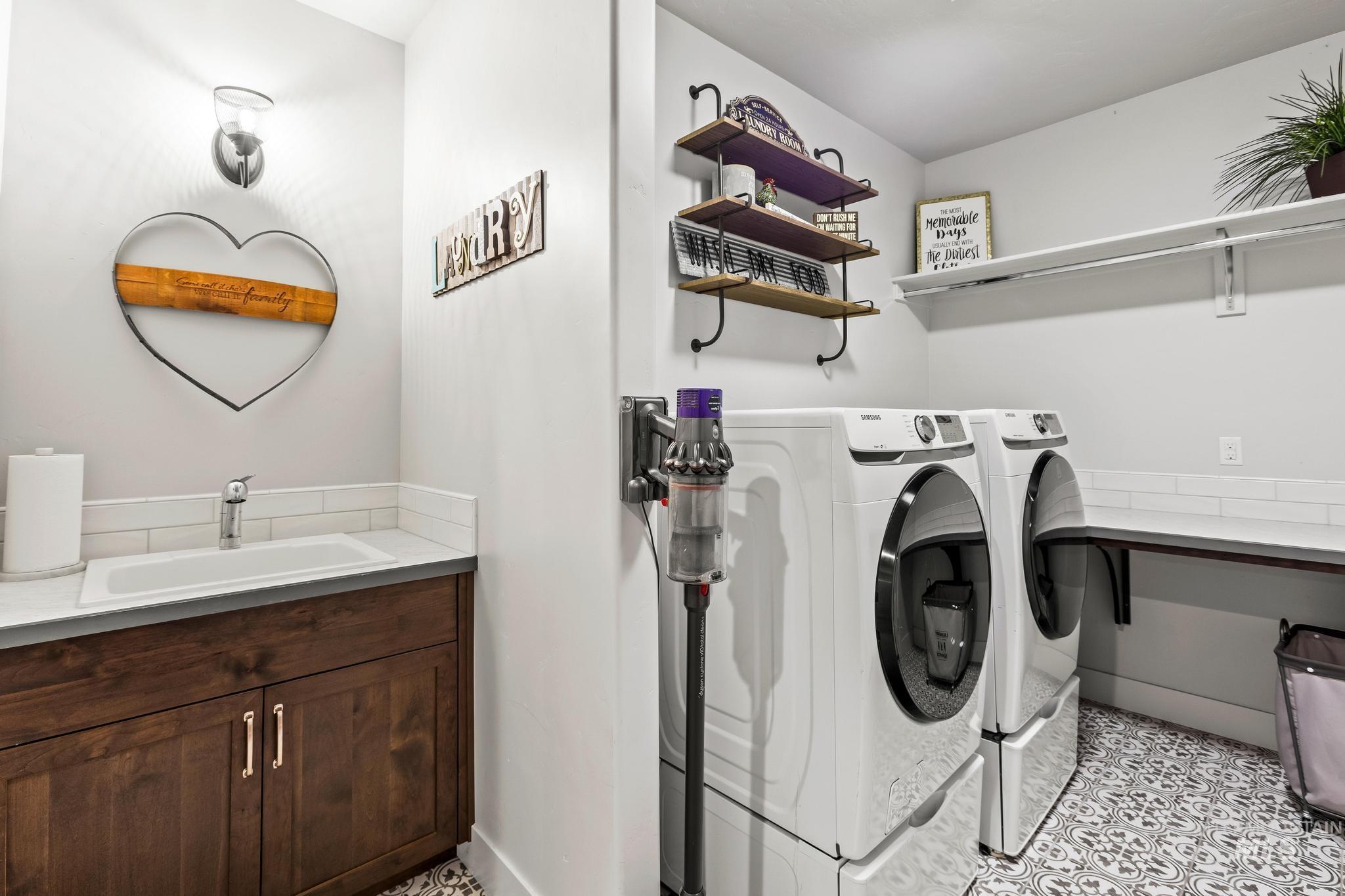 2362 E Shady Glade Dr, Meridian, Idaho 83642, 5 Bedrooms, 4 Bathrooms, Residential For Sale, Price $929,900, 98980583