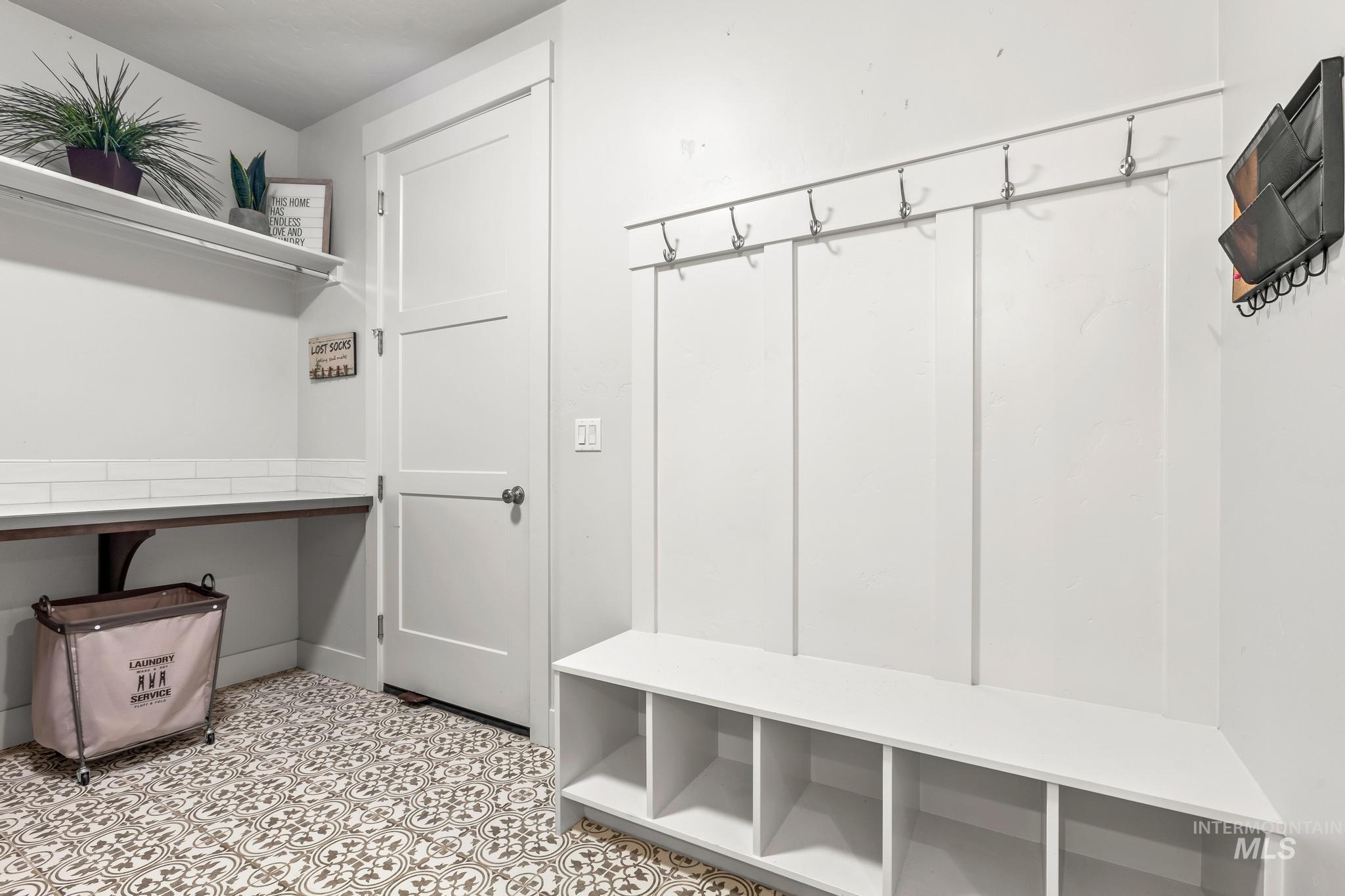 2362 E Shady Glade Dr, Meridian, Idaho 83642, 5 Bedrooms, 4 Bathrooms, Residential For Sale, Price $929,900, 98980583