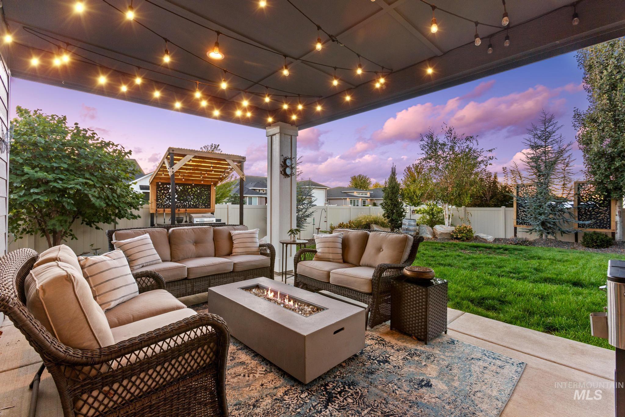 2362 E Shady Glade Dr, Meridian, Idaho 83642, 5 Bedrooms, 4 Bathrooms, Residential For Sale, Price $929,900, 98980583