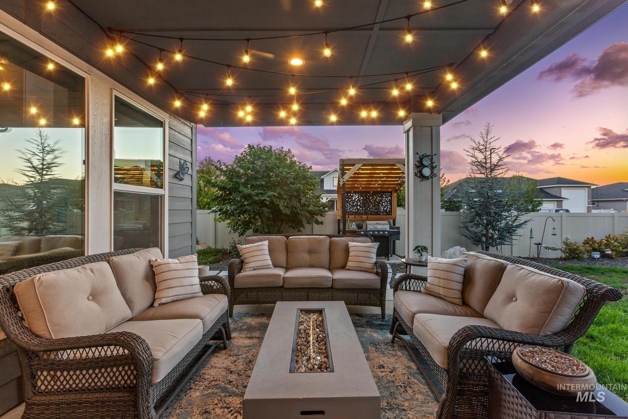 2362 E Shady Glade Dr, Meridian, Idaho 83642, 5 Bedrooms, 4 Bathrooms, Residential For Sale, Price $929,900, 98980583