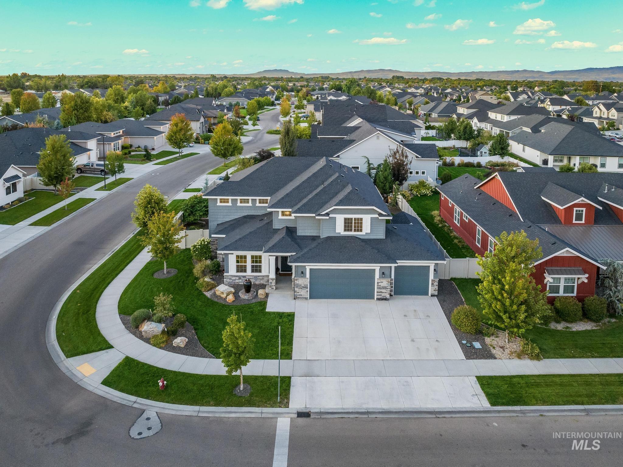 2362 E Shady Glade Dr, Meridian, Idaho 83642, 5 Bedrooms, 4 Bathrooms, Residential For Sale, Price $929,900, 98980583