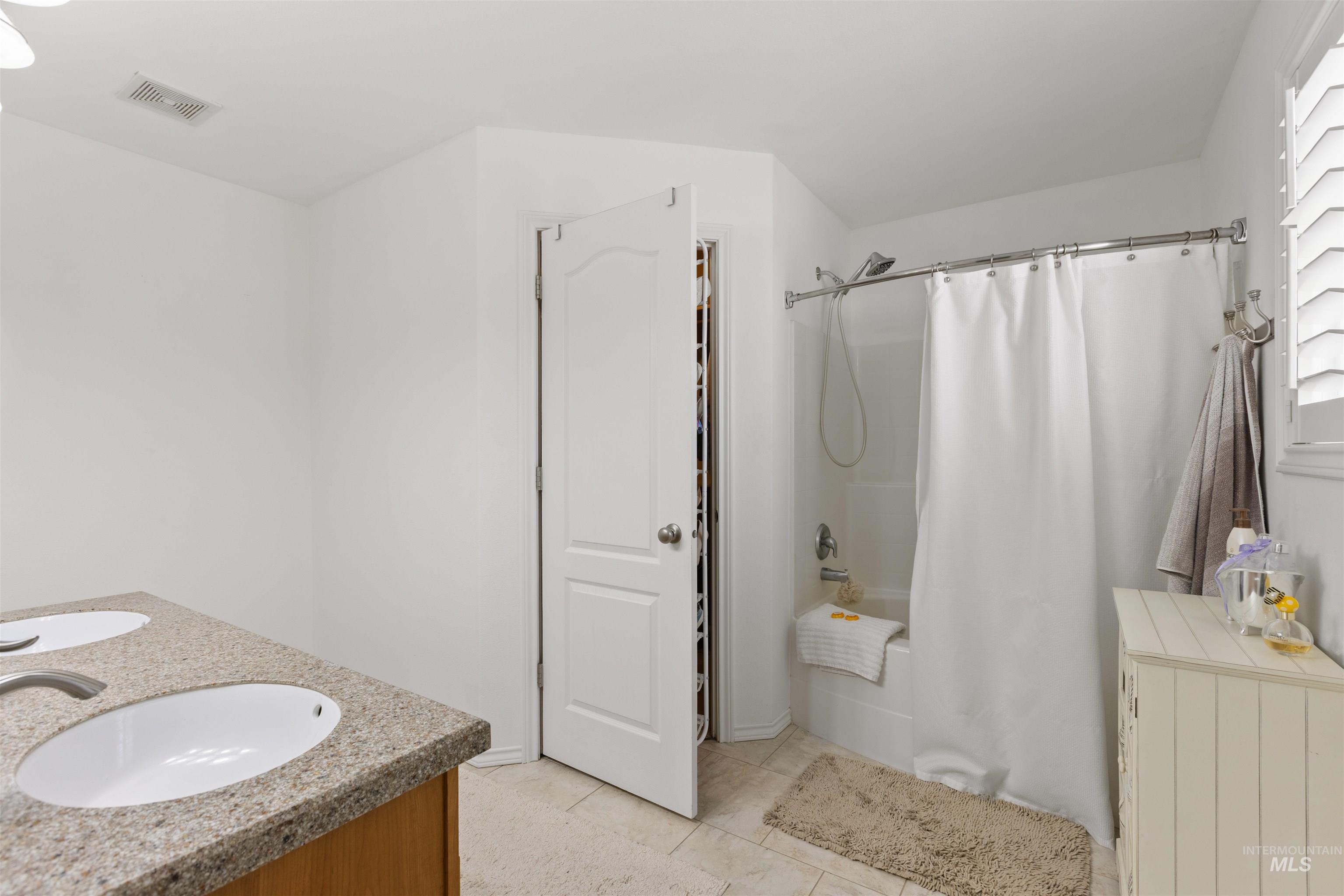 4532 E Burgundy Ct., Nampa, Idaho 83686, 3 Bedrooms, 2 Bathrooms, Residential For Sale, Price $460,000, 98980584