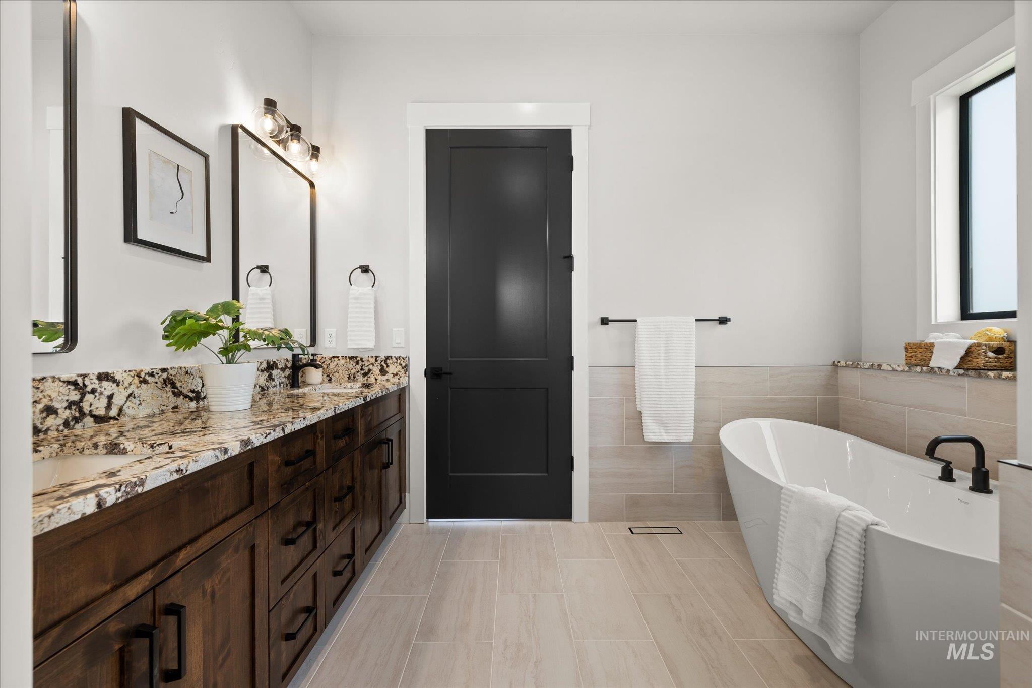 1015 Greenfields Lane, Emmett, Idaho 83617, 4 Bedrooms, 2.5 Bathrooms, Residential For Sale, Price $1,125,000,MLS 98980585