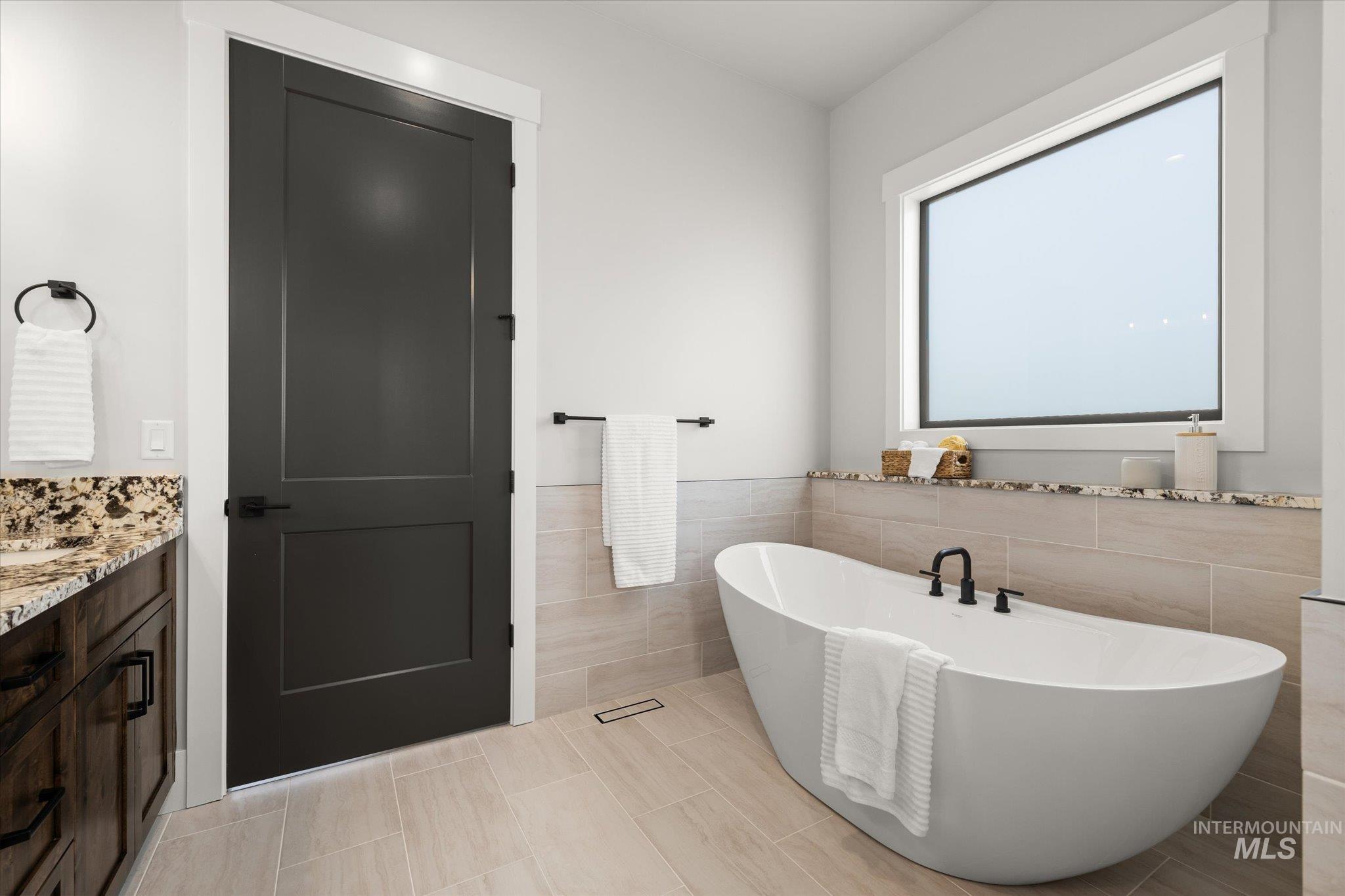 1015 Greenfields Lane, Emmett, Idaho 83617, 4 Bedrooms, 2.5 Bathrooms, Residential For Sale, Price $1,125,000,MLS 98980585