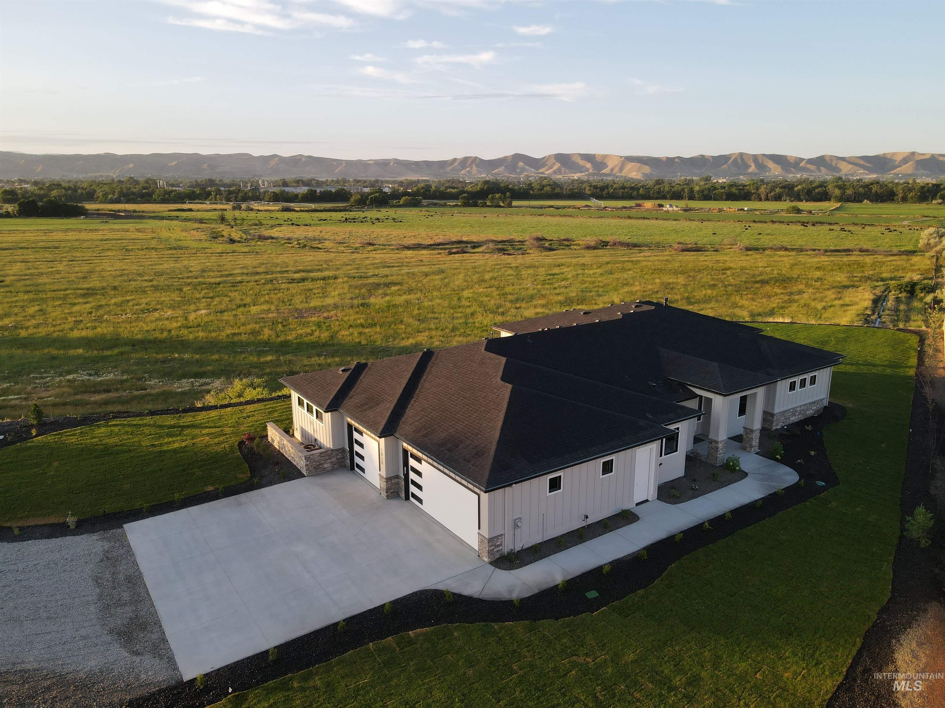1015 Greenfields Lane, Emmett, Idaho 83617, 4 Bedrooms, 2.5 Bathrooms, Residential For Sale, Price $1,125,000,MLS 98980585