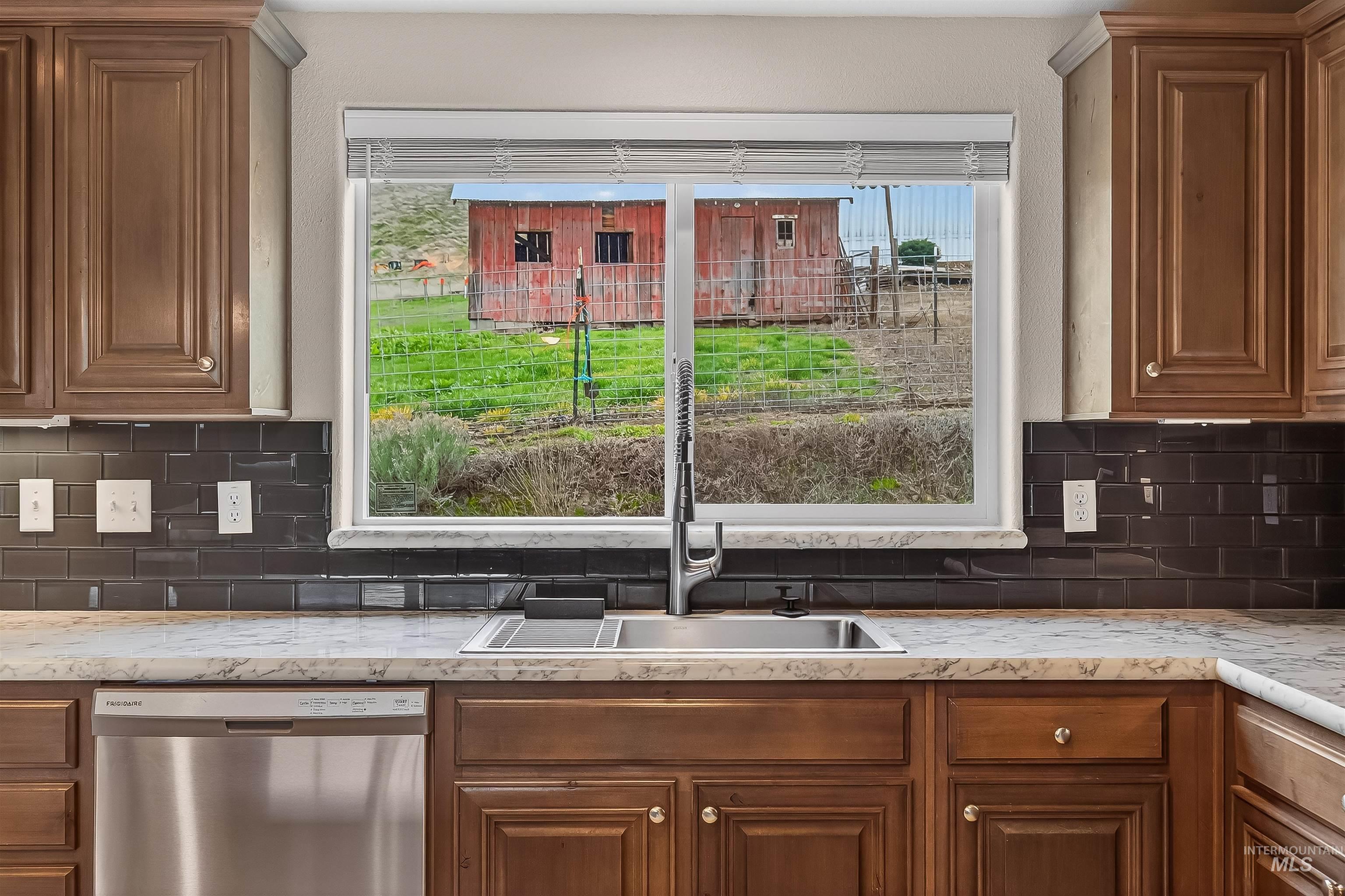 1306 4th Street, Asotin, Washington 99402, 3 Bedrooms, 2 Bathrooms, Residential For Sale, Price $424,000,MLS 98980587