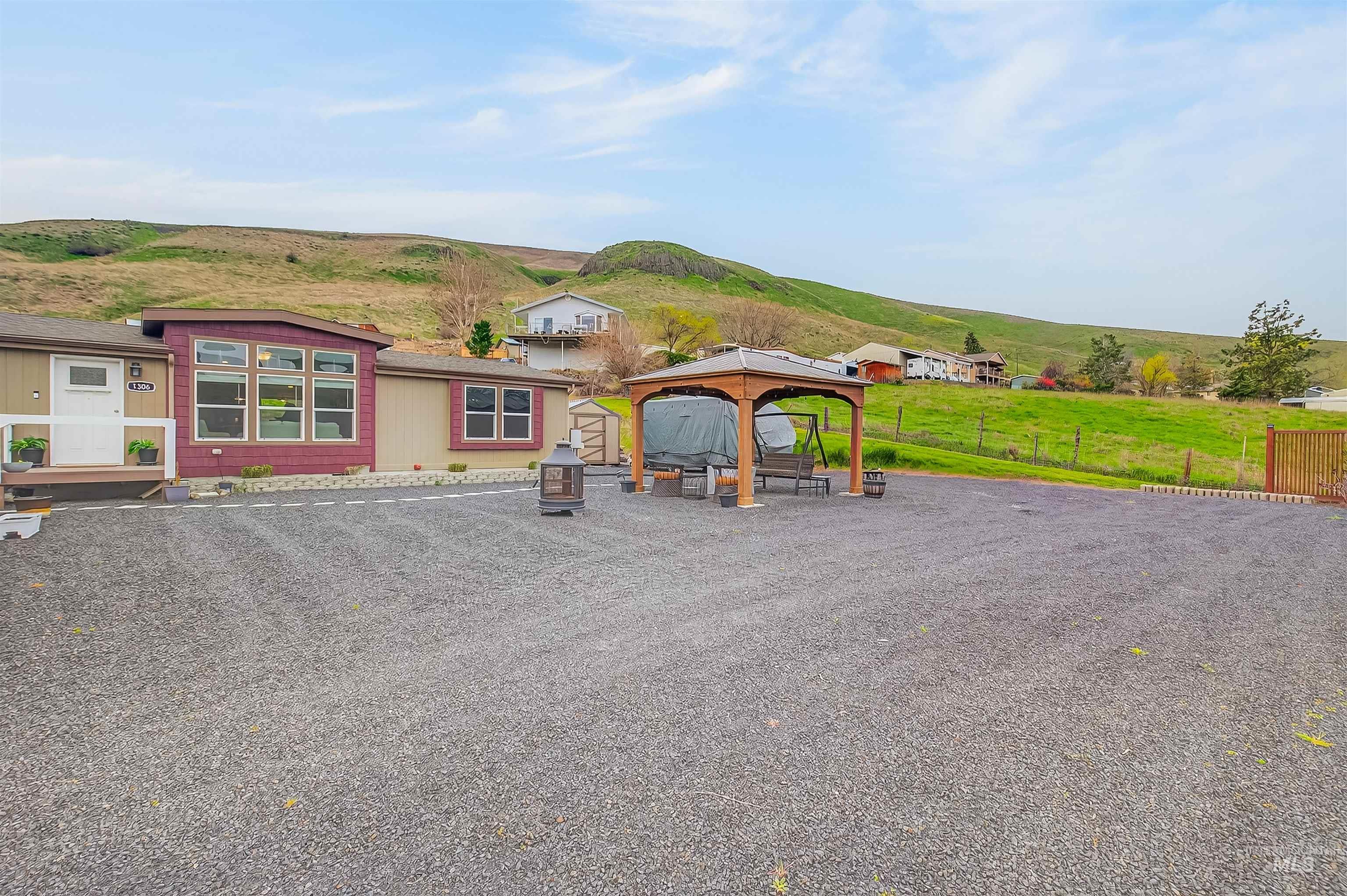 1306 4th Street, Asotin, Washington 99402, 3 Bedrooms, 2 Bathrooms, Residential For Sale, Price $424,000,MLS 98980587