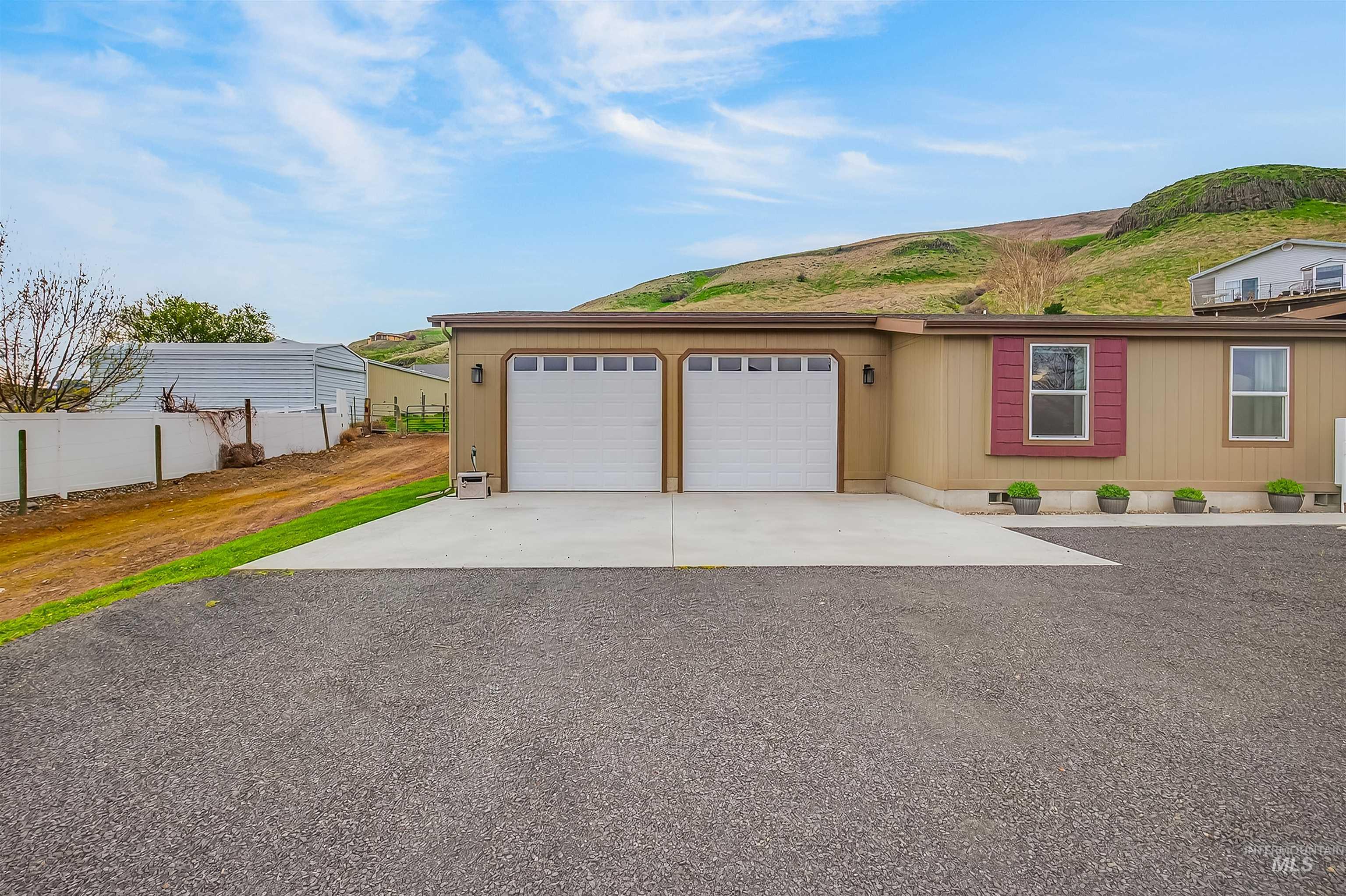 1306 4th Street, Asotin, Washington 99402, 3 Bedrooms, 2 Bathrooms, Residential For Sale, Price $424,000,MLS 98980587