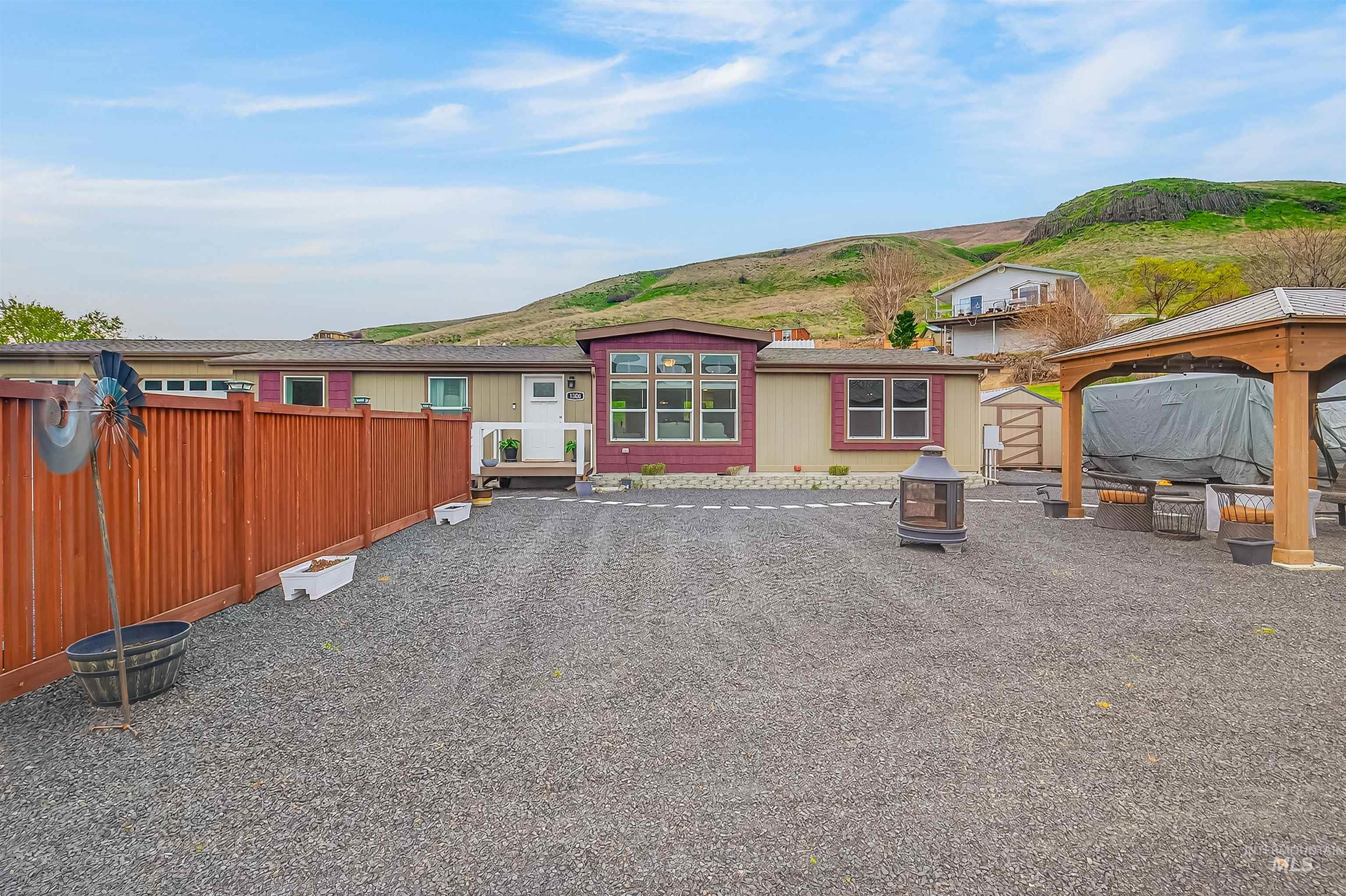 1306 4th Street, Asotin, Washington 99402, 3 Bedrooms, 2 Bathrooms, Residential For Sale, Price $424,000,MLS 98980587