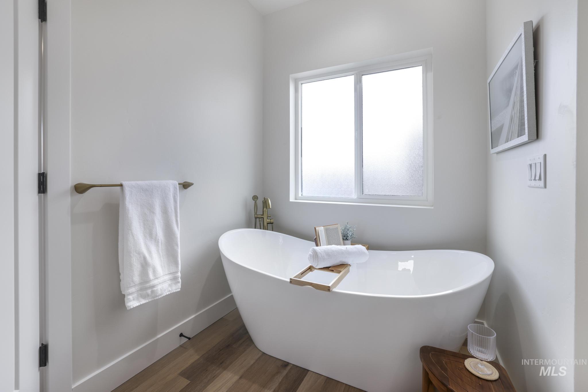 561 Canyon Mist Drive, Twin Falls, Idaho 83301, 3 Bedrooms, 2.5 Bathrooms, Residential For Sale, Price $655,000, 98980591