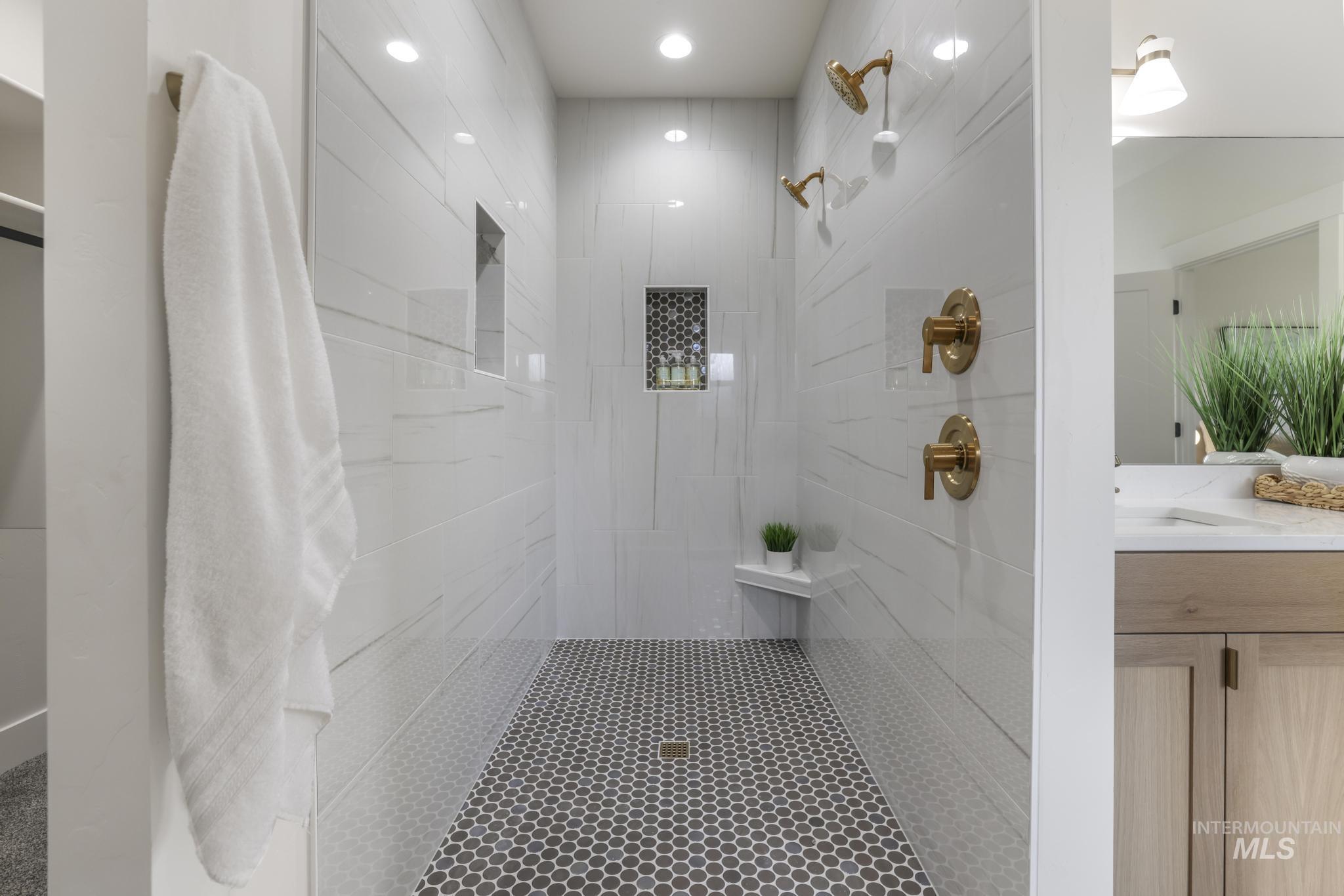 561 Canyon Mist Drive, Twin Falls, Idaho 83301, 3 Bedrooms, 2.5 Bathrooms, Residential For Sale, Price $655,000, 98980591