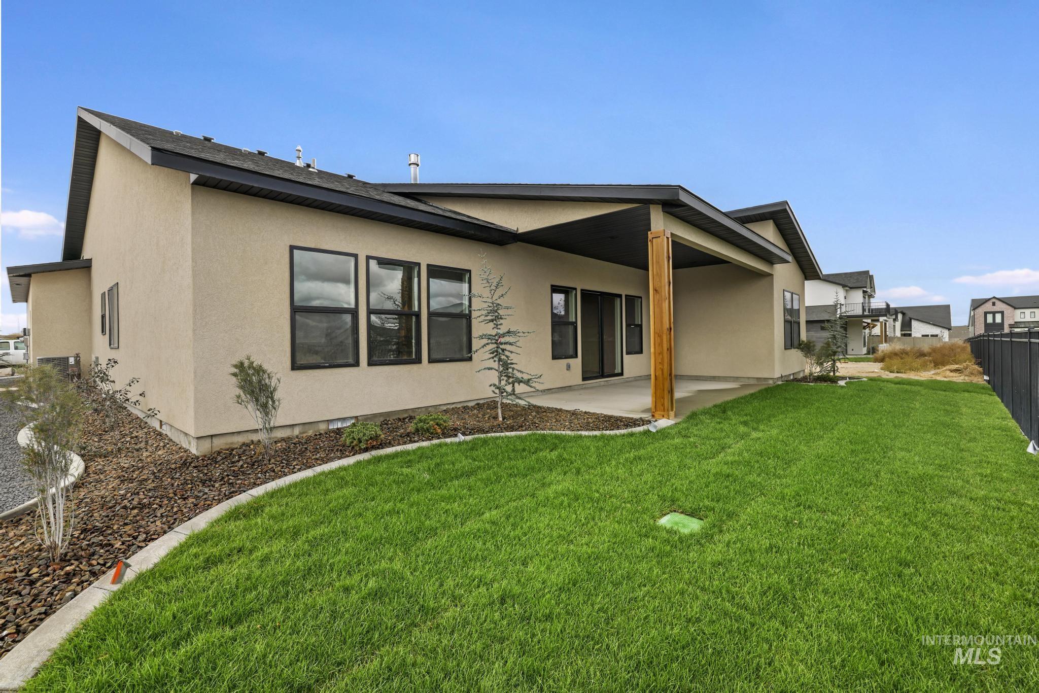 561 Canyon Mist Dr., Twin Falls, Idaho 83301, 3 Bedrooms, 2.5 Bathrooms, Residential For Sale, Price $655,000,MLS 98980591