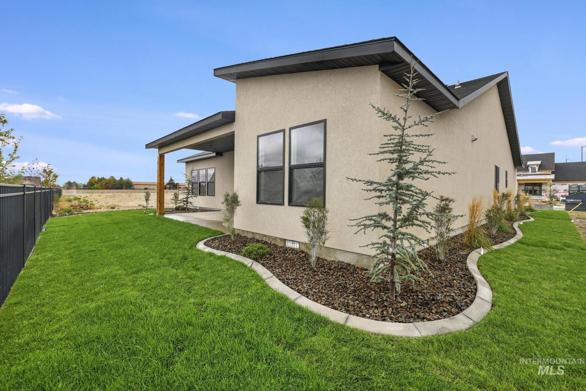 561 Canyon Mist Drive, Twin Falls, Idaho 83301, 3 Bedrooms, 2.5 Bathrooms, Residential For Sale, Price $655,000, 98980591