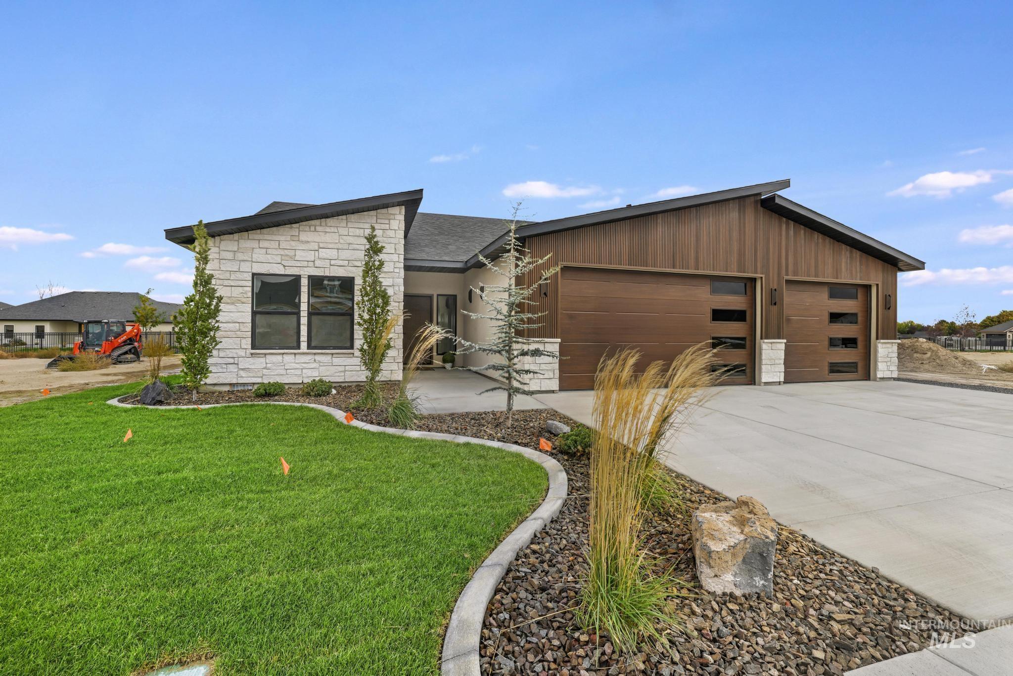 561 Canyon Mist Drive, Twin Falls, Idaho 83301, 3 Bedrooms, 2.5 Bathrooms, Residential For Sale, Price $655,000, 98980591