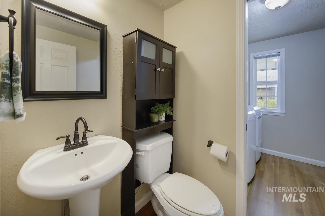 245 W Greensboro Ct, Boise, Idaho 83706, 5 Bedrooms, 2.5 Bathrooms, Residential For Sale, Price $618,000, 98980592