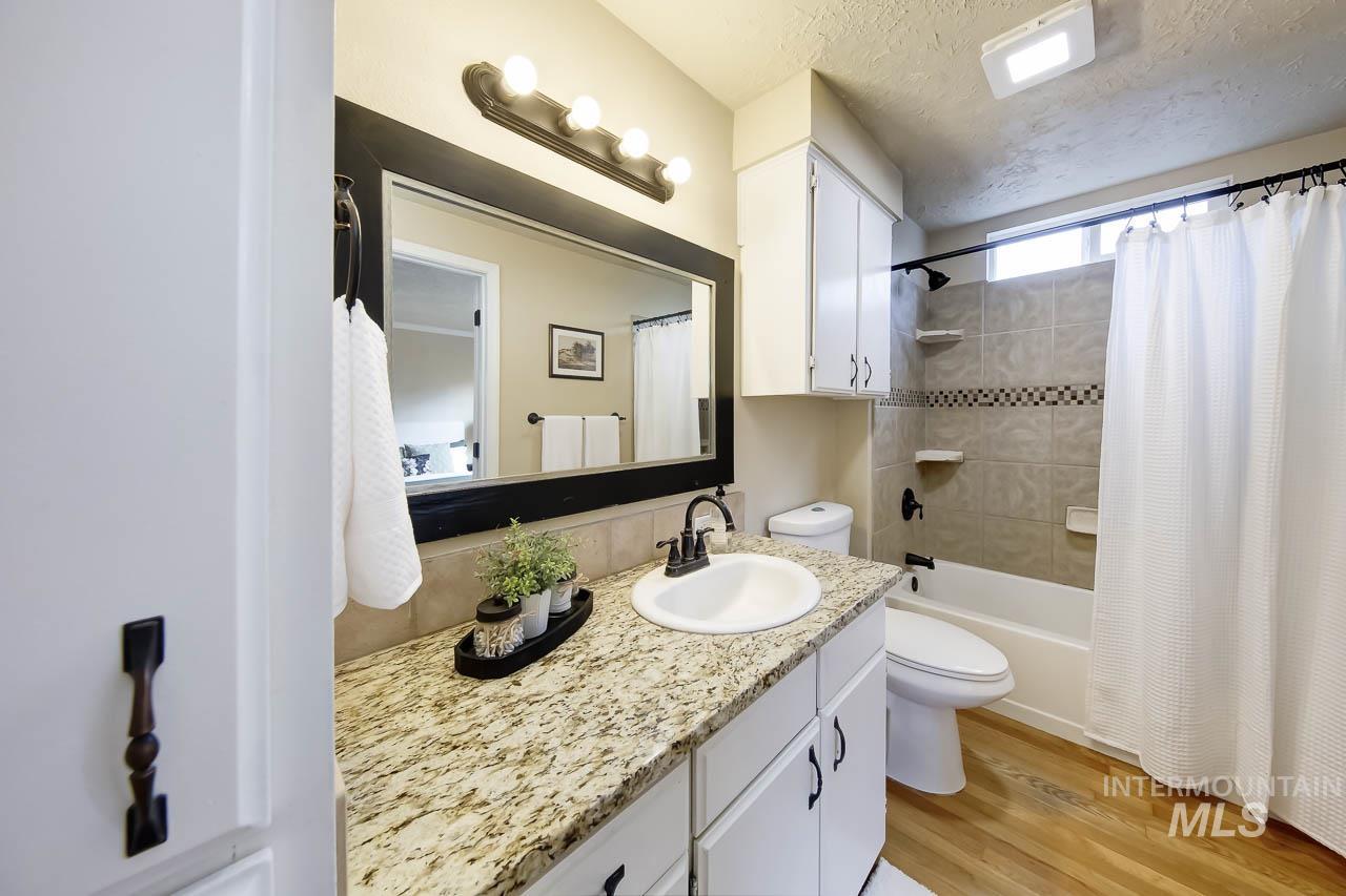 245 W Greensboro Ct, Boise, Idaho 83706, 5 Bedrooms, 2.5 Bathrooms, Residential For Sale, Price $618,000, 98980592