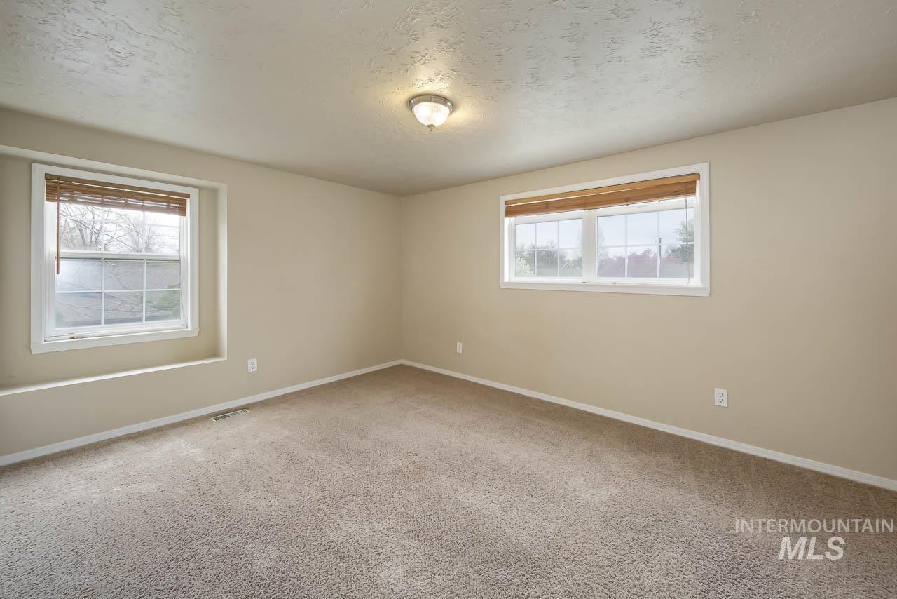 245 W Greensboro Ct, Boise, Idaho 83706, 5 Bedrooms, 2.5 Bathrooms, Residential For Sale, Price $618,000, 98980592