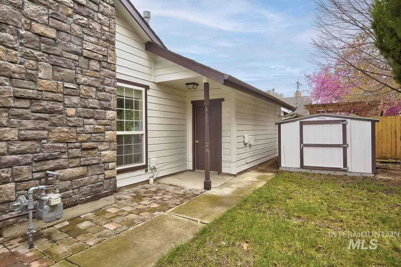 245 W Greensboro Ct, Boise, Idaho 83706, 5 Bedrooms, 2.5 Bathrooms, Residential For Sale, Price $618,000, 98980592