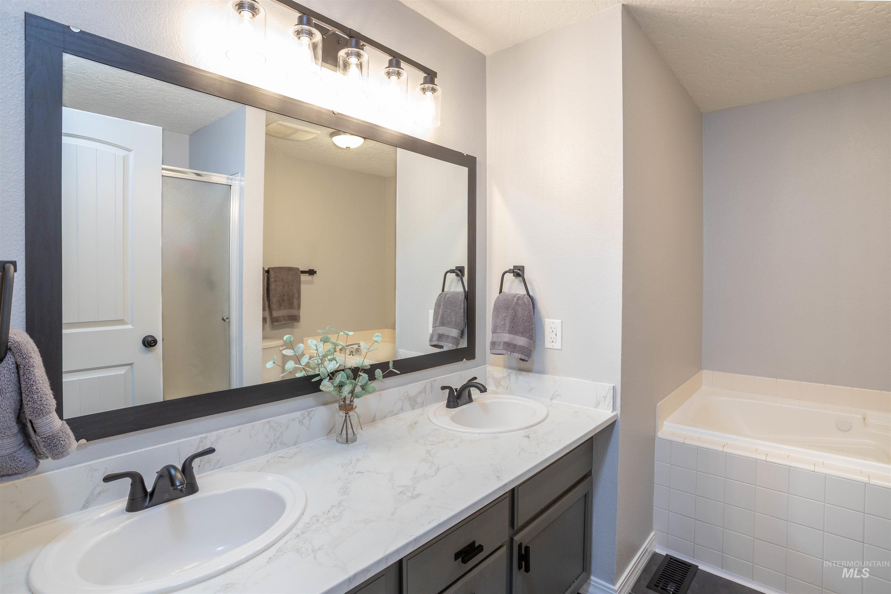 4695 Heath Way, Nampa, Idaho 83687, 4 Bedrooms, 2.5 Bathrooms, Residential For Sale, Price $754,537, 98980594