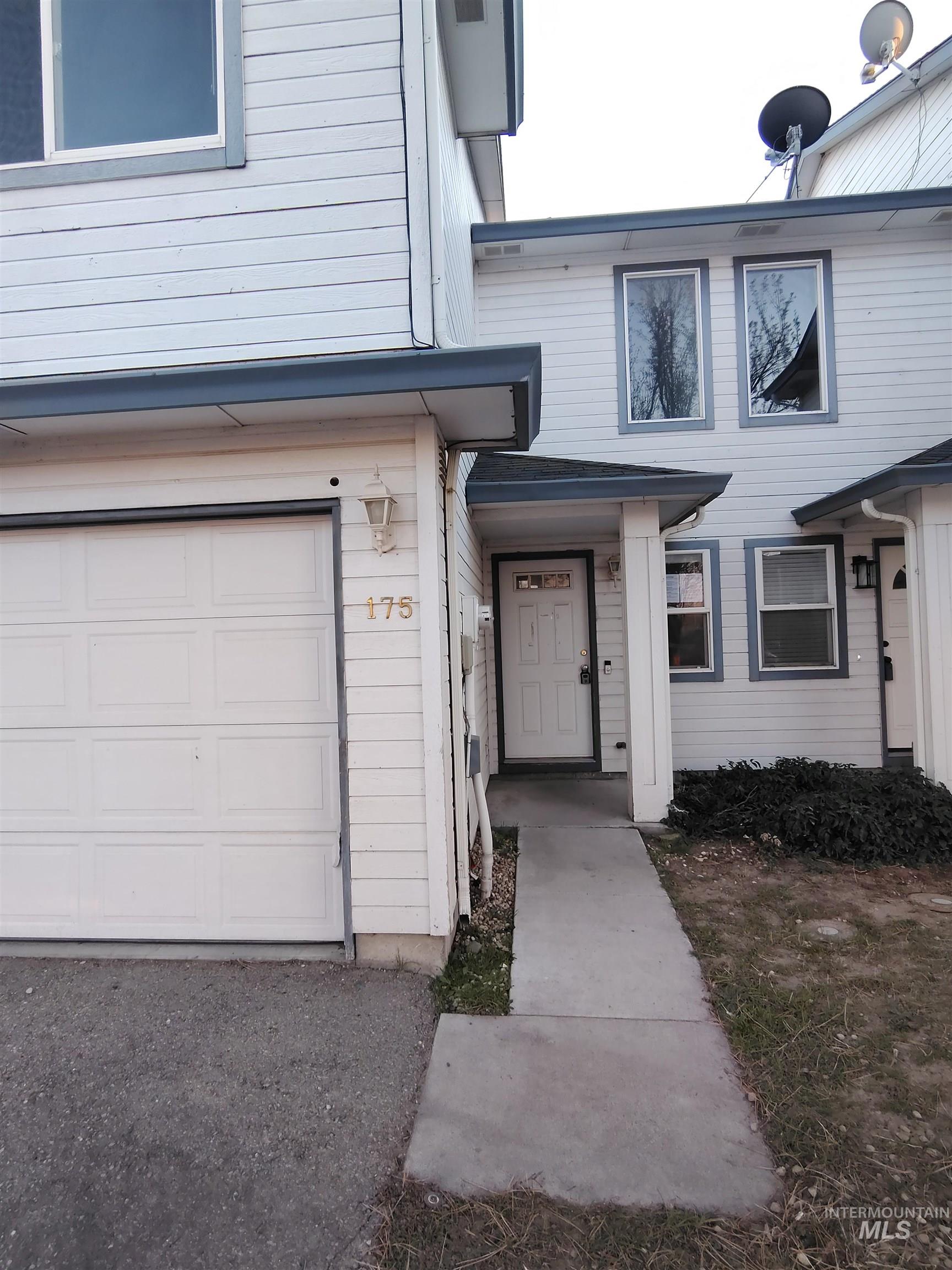 175 Sagebrush Ave, Mountain Home, Idaho 83647-4210, 3 Bedrooms, 1.5 Bathrooms, Residential For Sale, Price $235,000,MLS 98980595