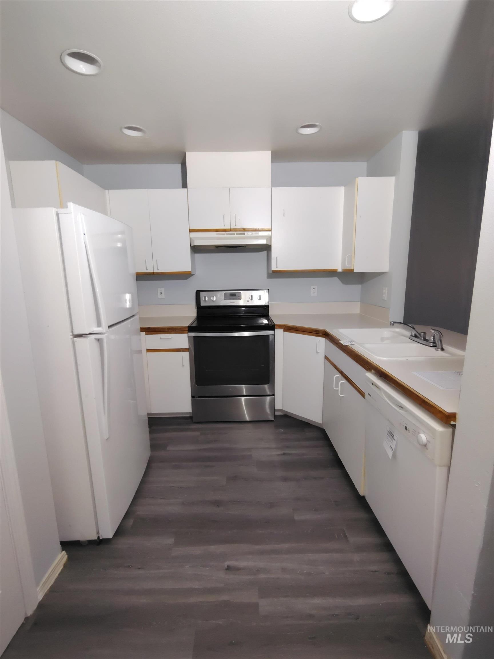 175 Sagebrush Ave, Mountain Home, Idaho 83647-4210, 3 Bedrooms, 1.5 Bathrooms, Residential For Sale, Price $235,000,MLS 98980595