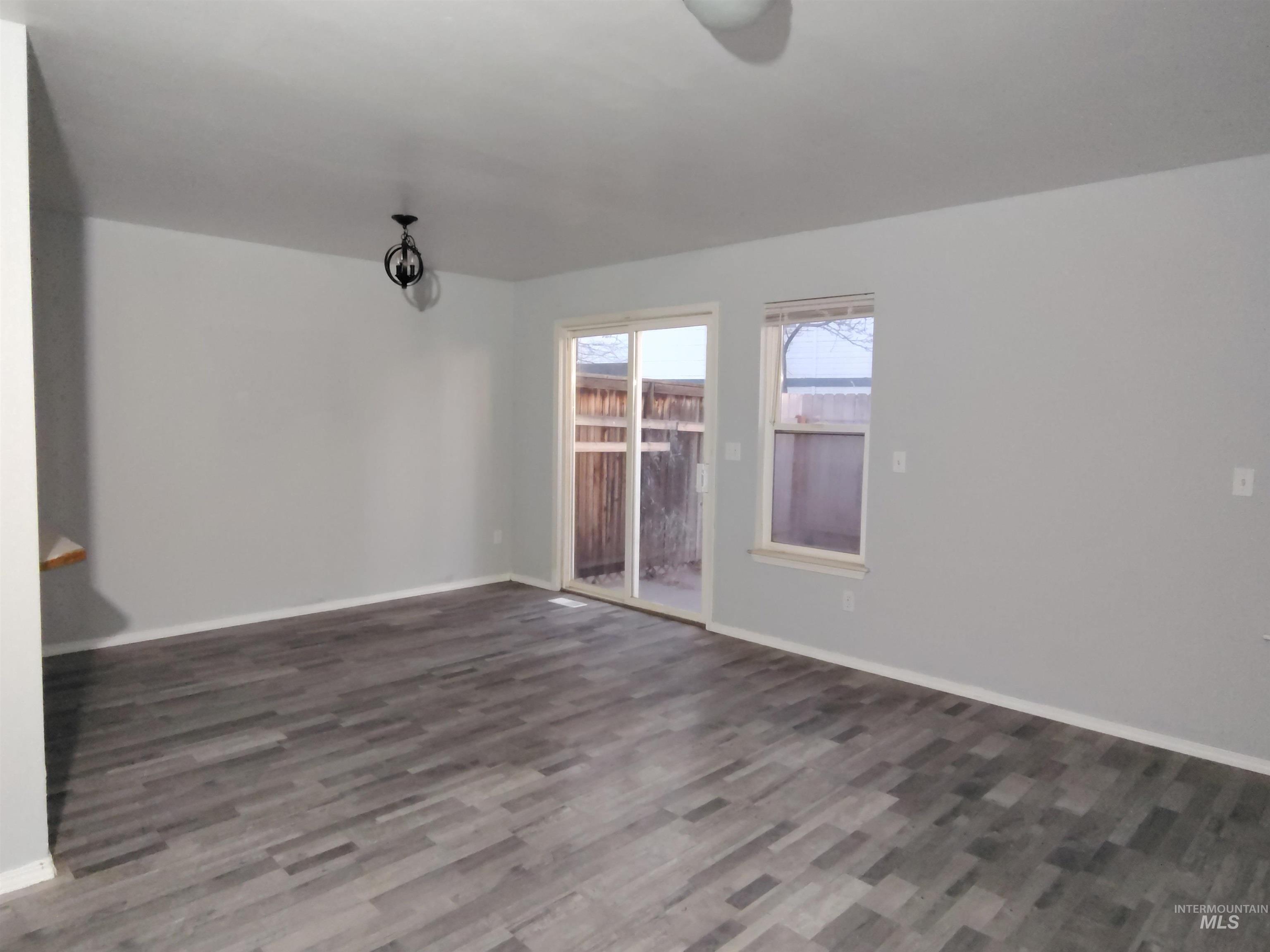 175 Sagebrush Ave, Mountain Home, Idaho 83647-4210, 3 Bedrooms, 1.5 Bathrooms, Residential For Sale, Price $235,000,MLS 98980595