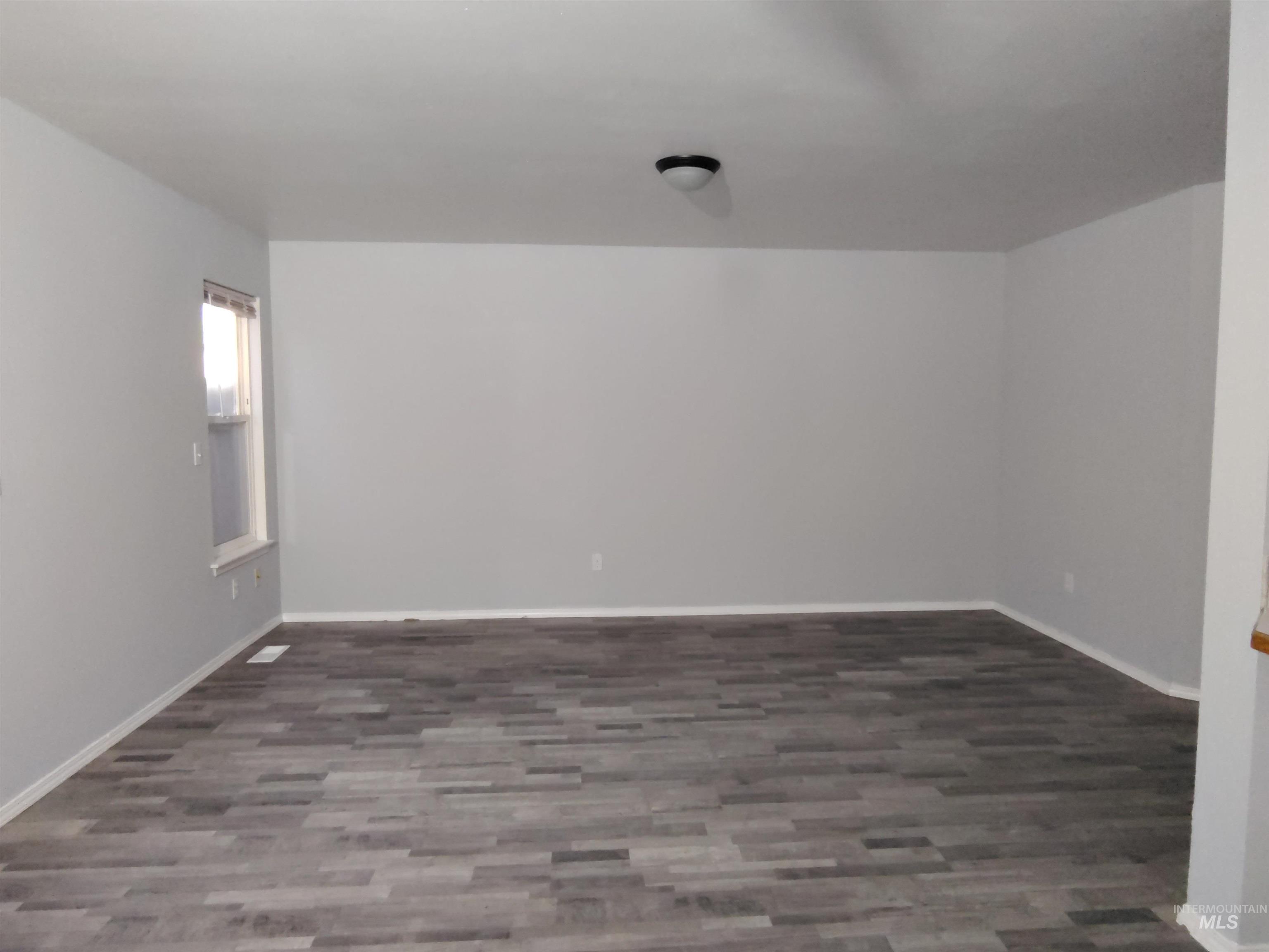 175 Sagebrush Ave, Mountain Home, Idaho 83647-4210, 3 Bedrooms, 1.5 Bathrooms, Residential For Sale, Price $235,000,MLS 98980595