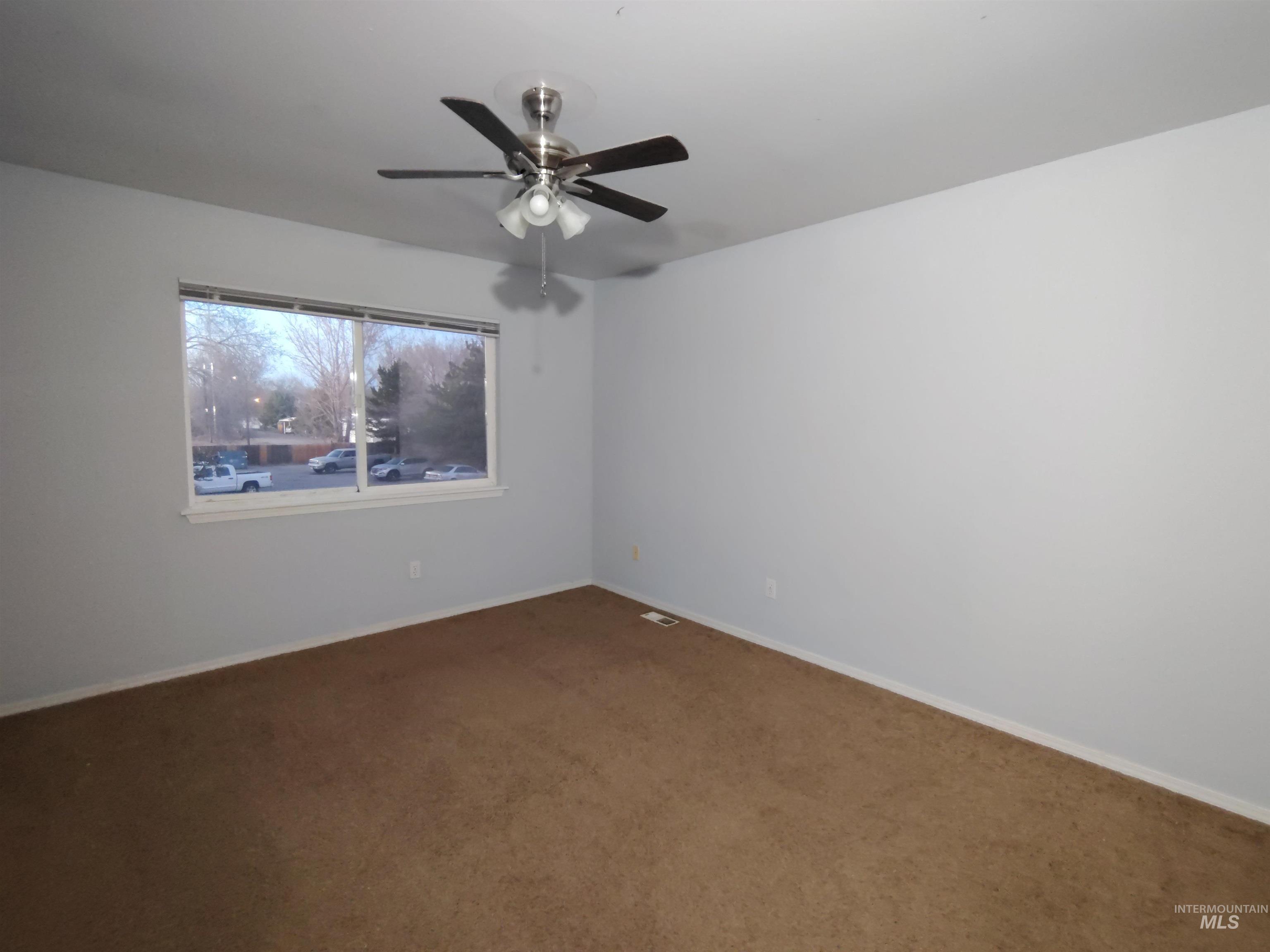 175 Sagebrush Ave, Mountain Home, Idaho 83647-4210, 3 Bedrooms, 1.5 Bathrooms, Residential For Sale, Price $235,000,MLS 98980595