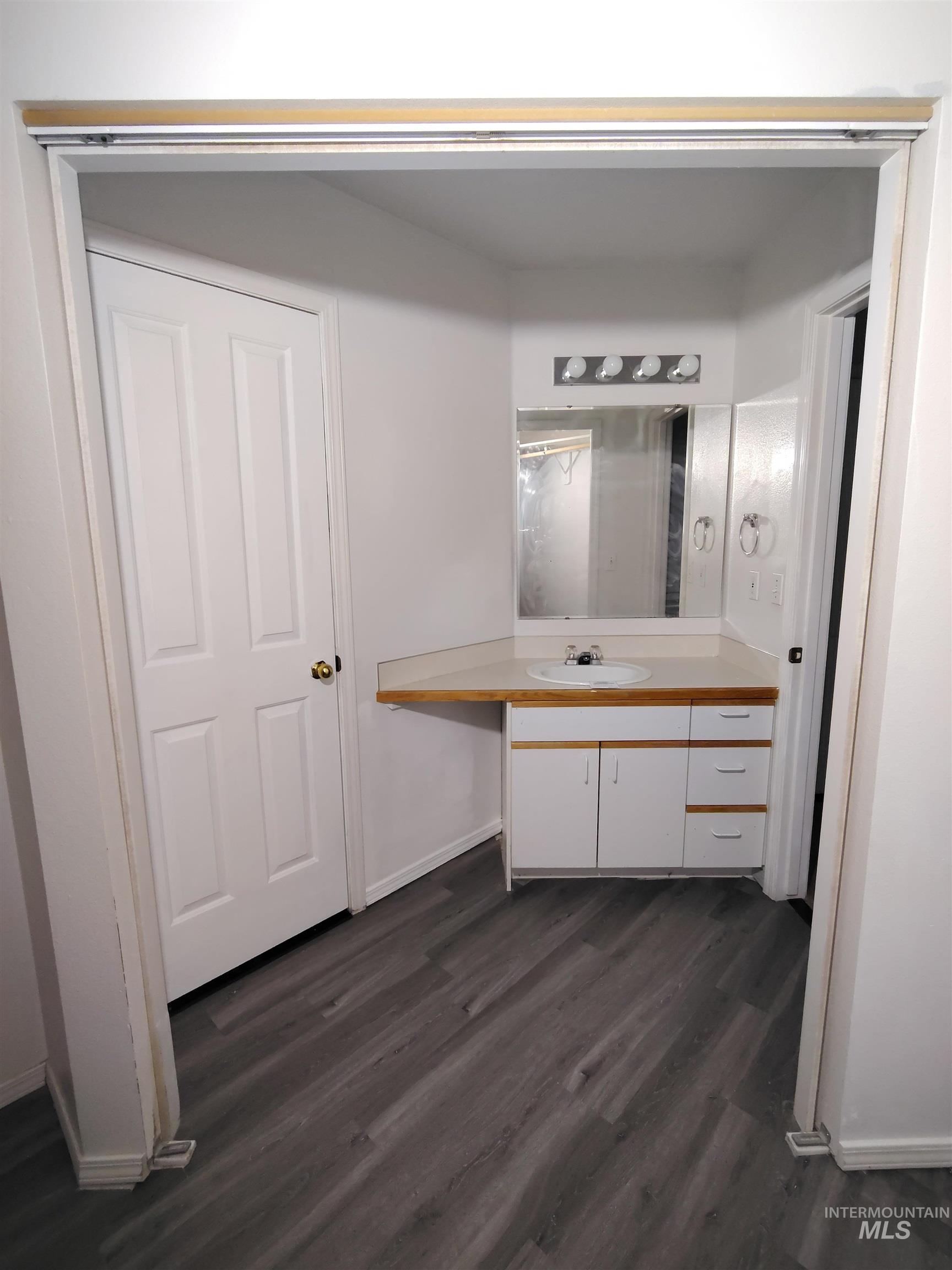 175 Sagebrush Ave, Mountain Home, Idaho 83647-4210, 3 Bedrooms, 1.5 Bathrooms, Residential For Sale, Price $235,000,MLS 98980595