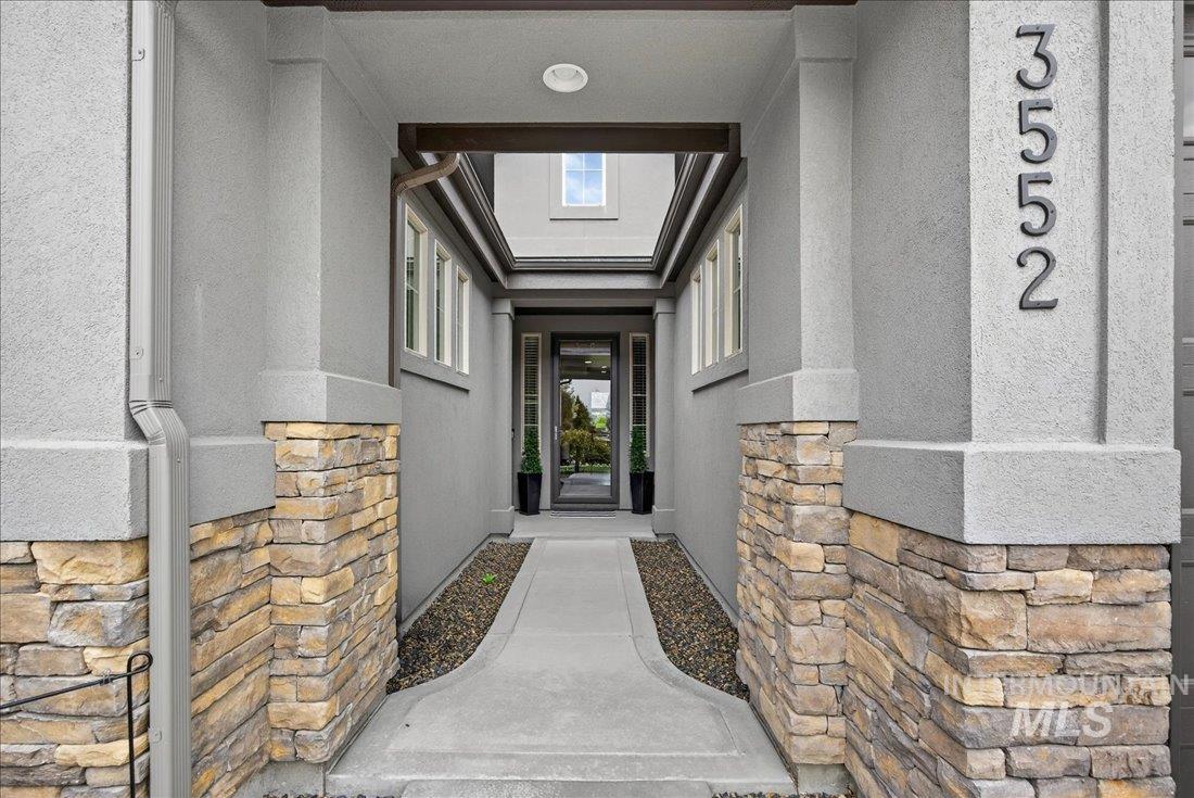 3552 W Star Hollow Dr, Meridian, Idaho 83646, 3 Bedrooms, 3 Bathrooms, Residential For Sale, Price $979,000,MLS 98980596