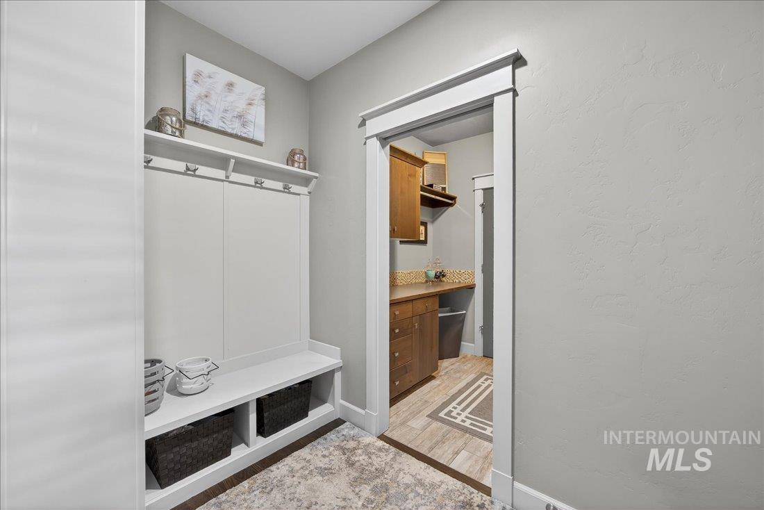 3552 W Star Hollow Dr, Meridian, Idaho 83646, 3 Bedrooms, 3 Bathrooms, Residential For Sale, Price $979,000,MLS 98980596