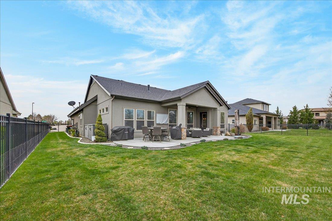 3552 W Star Hollow Dr, Meridian, Idaho 83646, 3 Bedrooms, 3 Bathrooms, Residential For Sale, Price $979,000,MLS 98980596