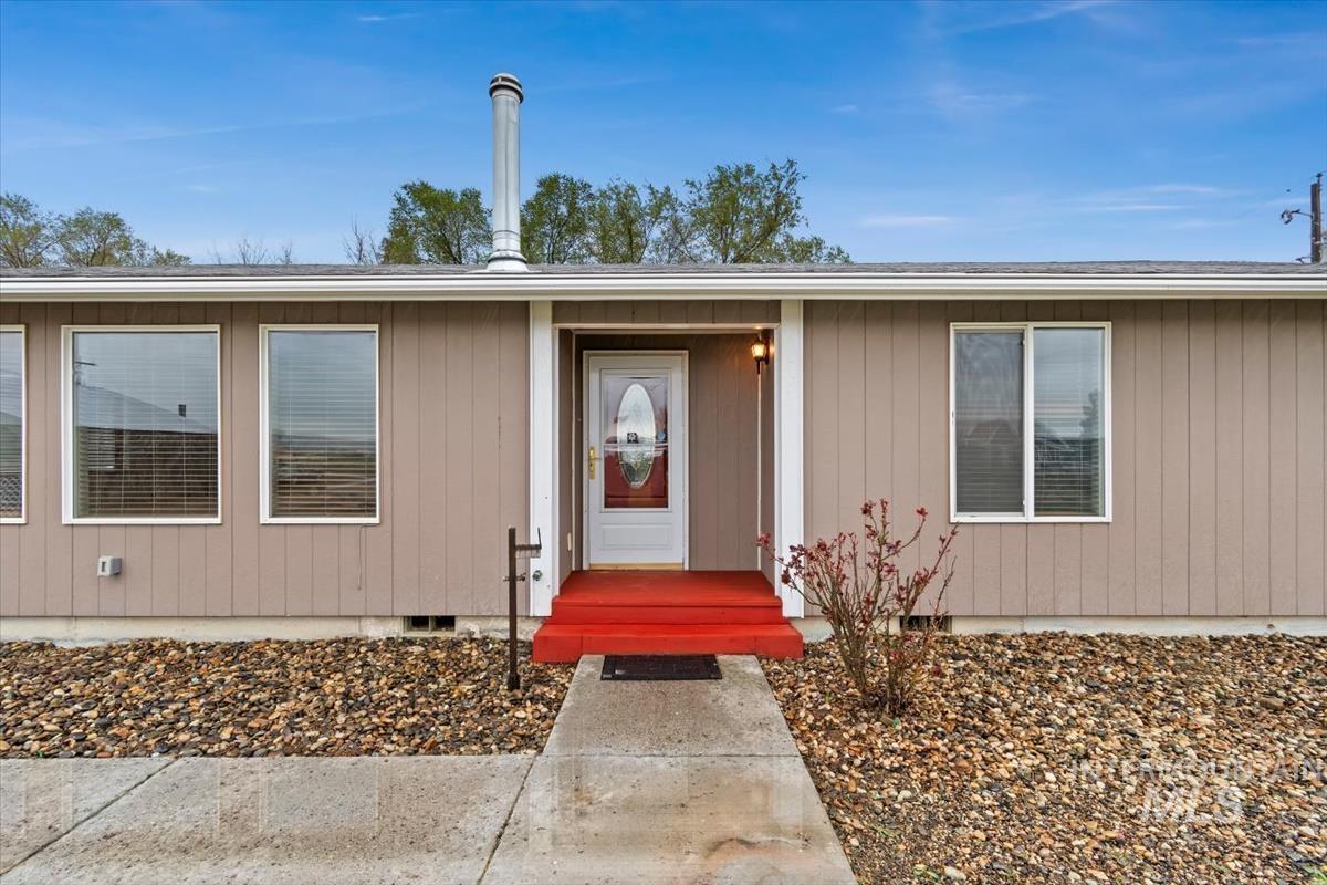 1051 Haas Rd, Weiser, Idaho 83672, 3 Bedrooms, 2 Bathrooms, Residential For Sale, Price $474,900, 98980598