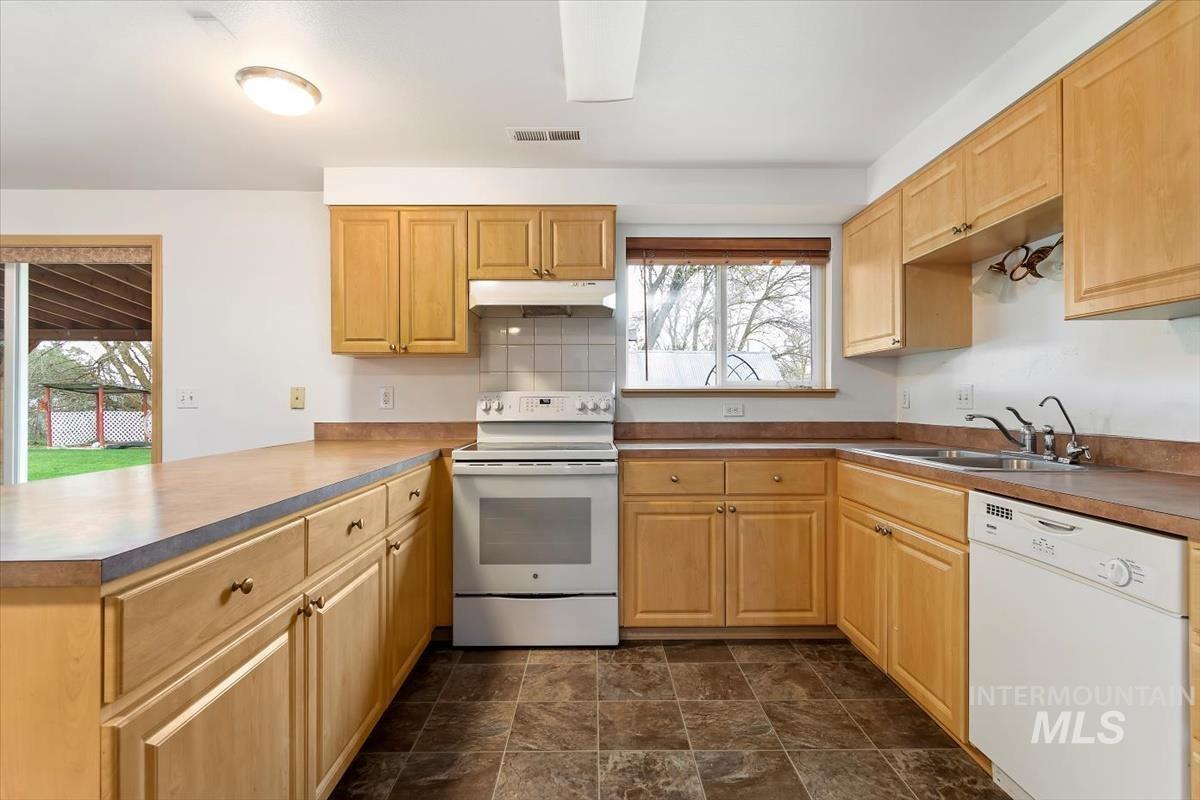 1051 Haas Rd, Weiser, Idaho 83672, 3 Bedrooms, 2 Bathrooms, Residential For Sale, Price $474,900, 98980598