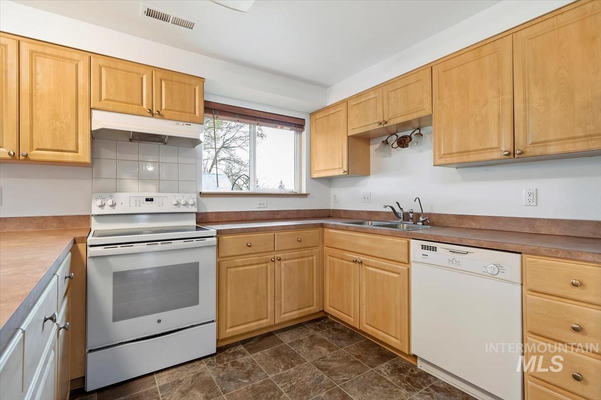 1051 Haas Rd, Weiser, Idaho 83672, 3 Bedrooms, 2 Bathrooms, Residential For Sale, Price $474,900, 98980598