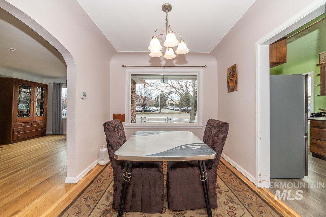 119 S Holly Street, Nampa, Idaho 83686, 3 Bedrooms, 1 Bathroom, Residential Income For Sale, Price $435,000,MLS 98980599