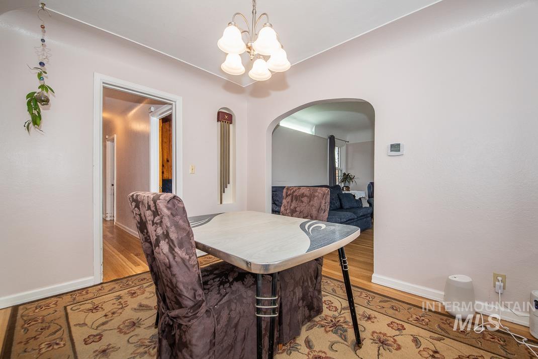 119 S Holly Street, Nampa, Idaho 83686, 3 Bedrooms, 1 Bathroom, Residential Income For Sale, Price $435,000,MLS 98980599