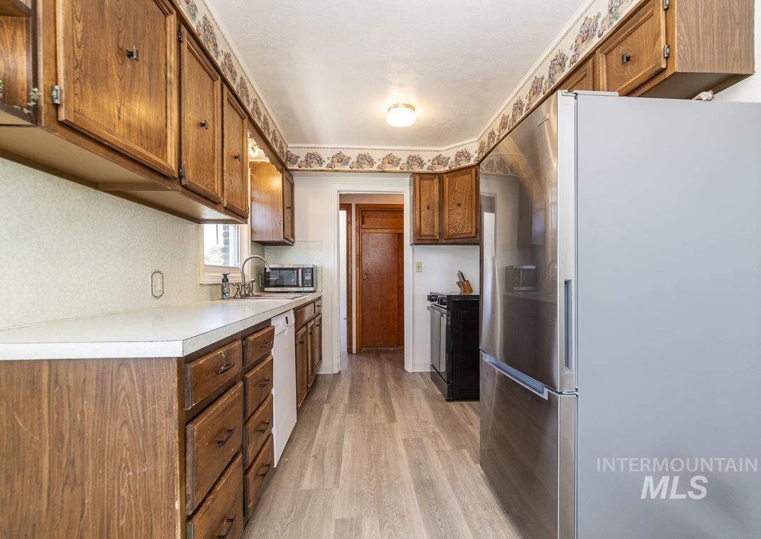 119 S Holly Street, Nampa, Idaho 83686, 3 Bedrooms, 1 Bathroom, Residential Income For Sale, Price $400,000,MLS 98980599