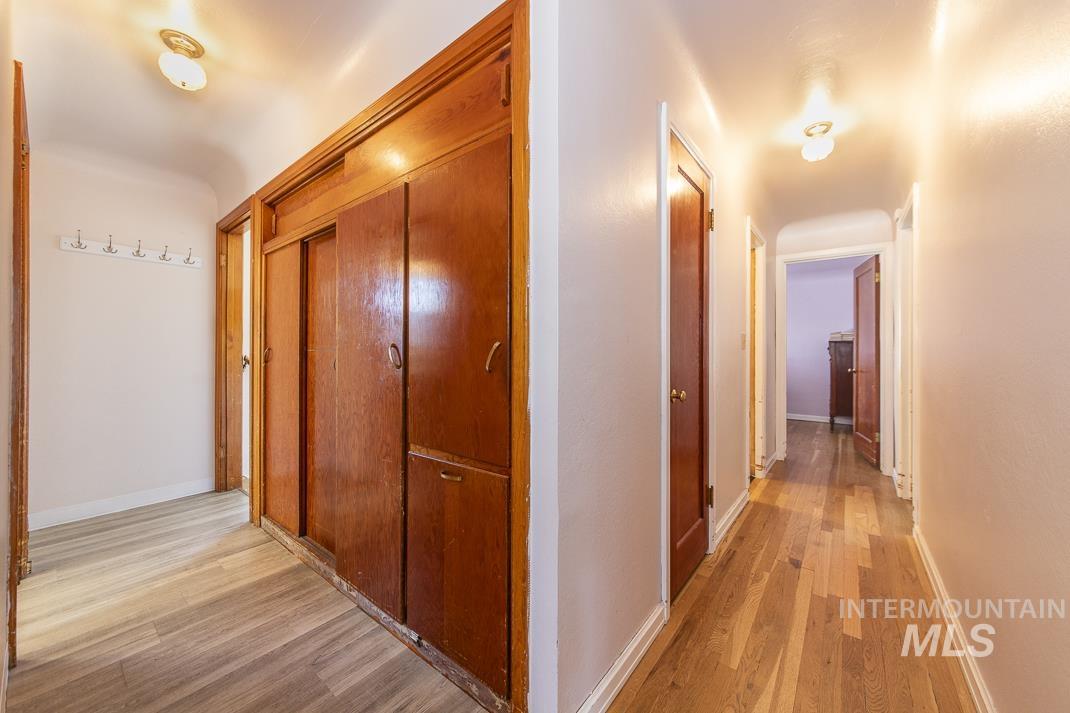 119 S Holly Street, Nampa, Idaho 83686, 3 Bedrooms, 1 Bathroom, Residential Income For Sale, Price $400,000,MLS 98980599