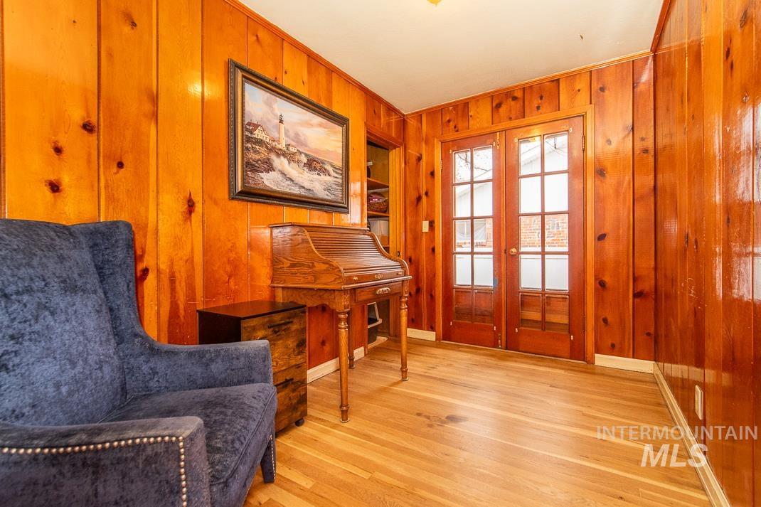 119 S Holly Street, Nampa, Idaho 83686, 3 Bedrooms, 1 Bathroom, Residential Income For Sale, Price $435,000,MLS 98980599