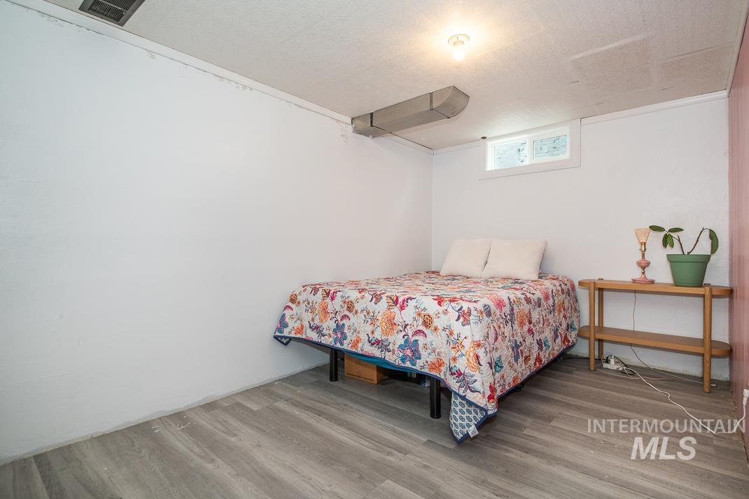 119 S Holly Street, Nampa, Idaho 83686, 3 Bedrooms, 1 Bathroom, Residential Income For Sale, Price $435,000,MLS 98980599