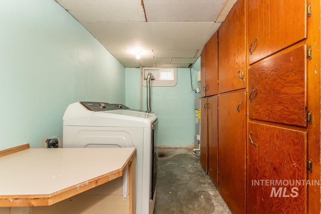 119 S Holly Street, Nampa, Idaho 83686, 3 Bedrooms, 1 Bathroom, Residential Income For Sale, Price $435,000,MLS 98980599