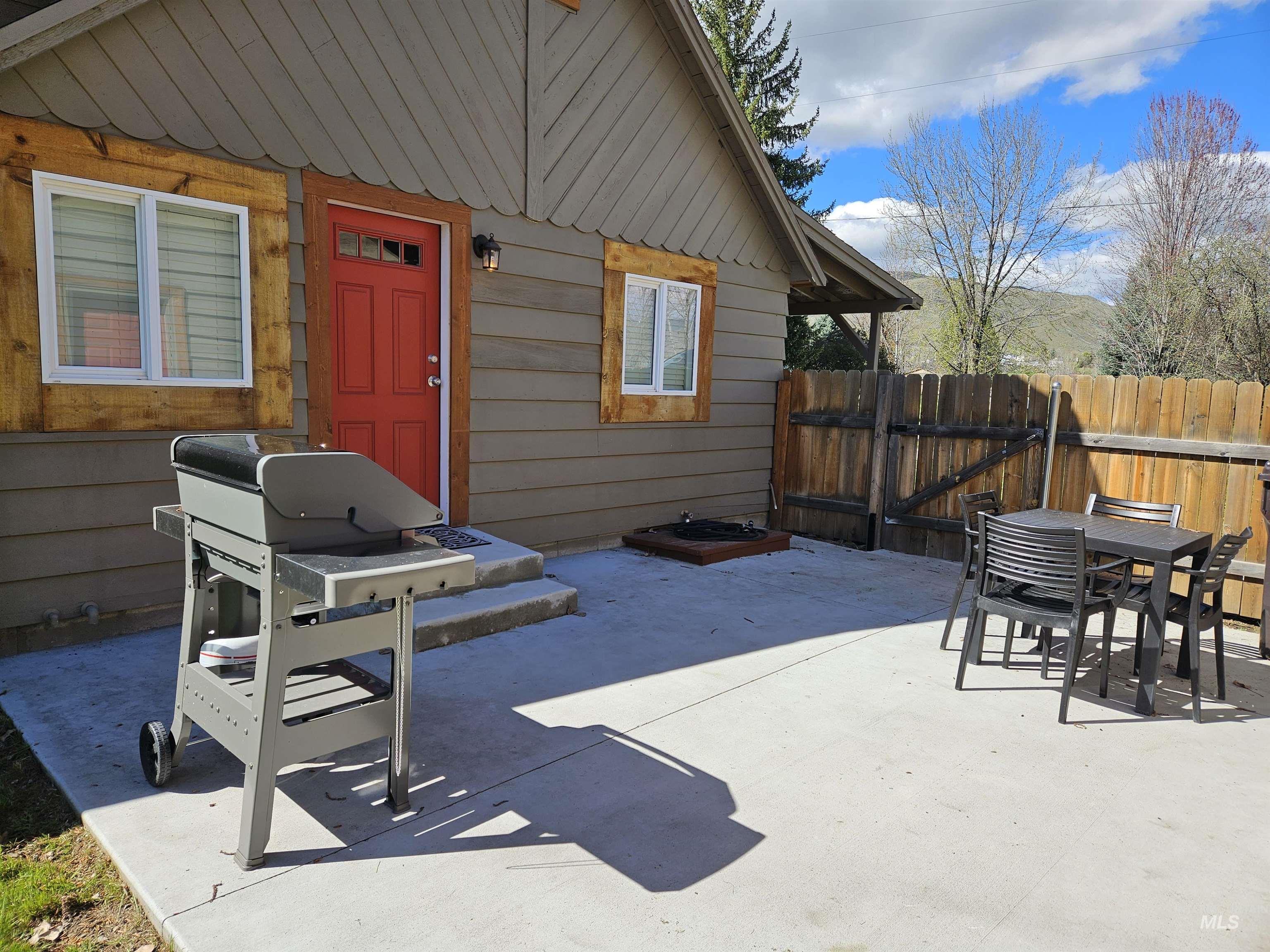 115 Locust St, Horseshoe Bend, Idaho 83629, 1 Bedroom, 1 Bathroom, Residential For Sale, Price $249,000,MLS 98980604