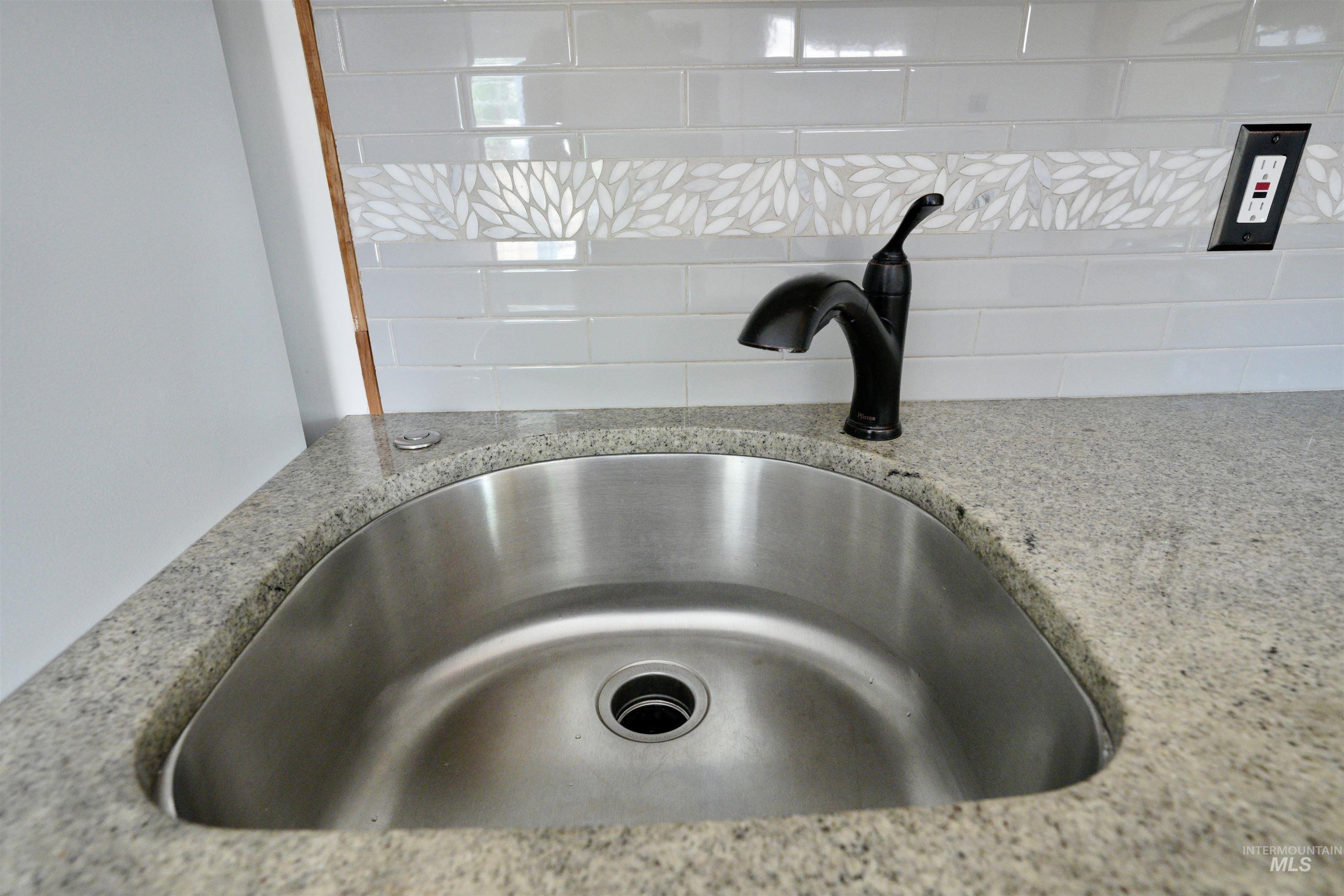 115 Locust St, Horseshoe Bend, Idaho 83629, 1 Bedroom, 1 Bathroom, Residential For Sale, Price $249,000,MLS 98980604