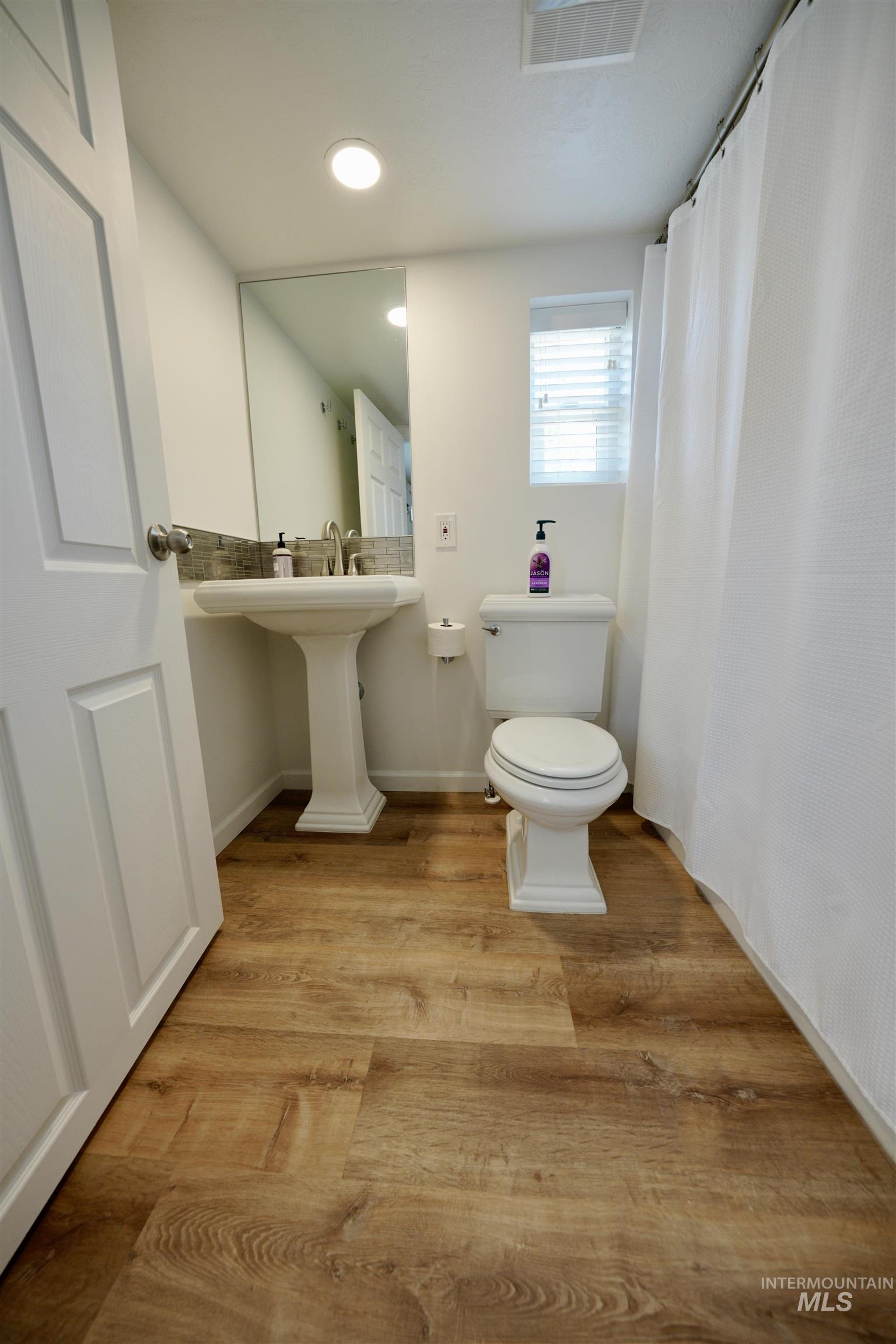 115 Locust St, Horseshoe Bend, Idaho 83629, 1 Bedroom, 1 Bathroom, Residential For Sale, Price $249,000,MLS 98980604