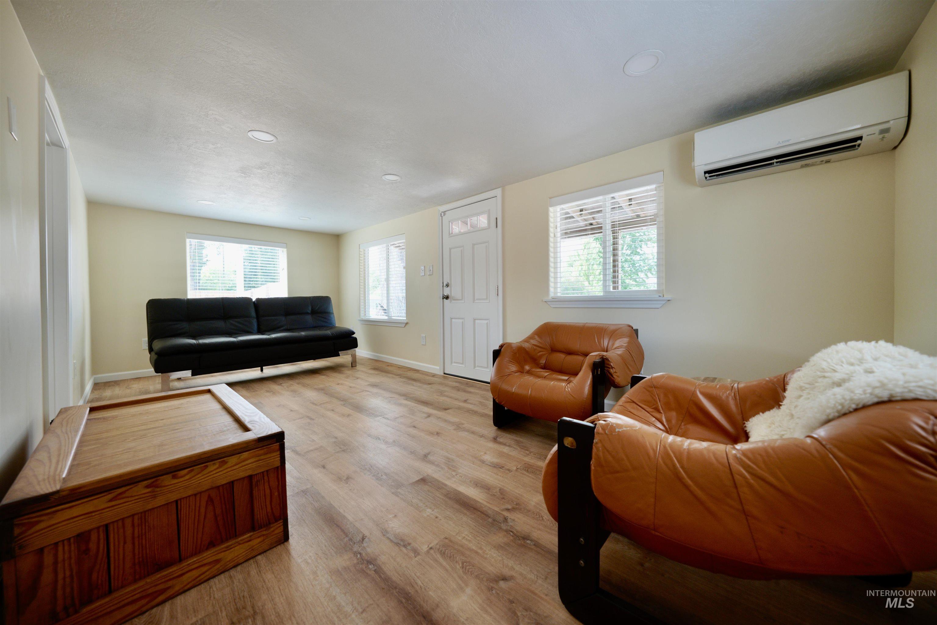 115 Locust St, Horseshoe Bend, Idaho 83629, 1 Bedroom, 1 Bathroom, Residential For Sale, Price $249,000,MLS 98980604