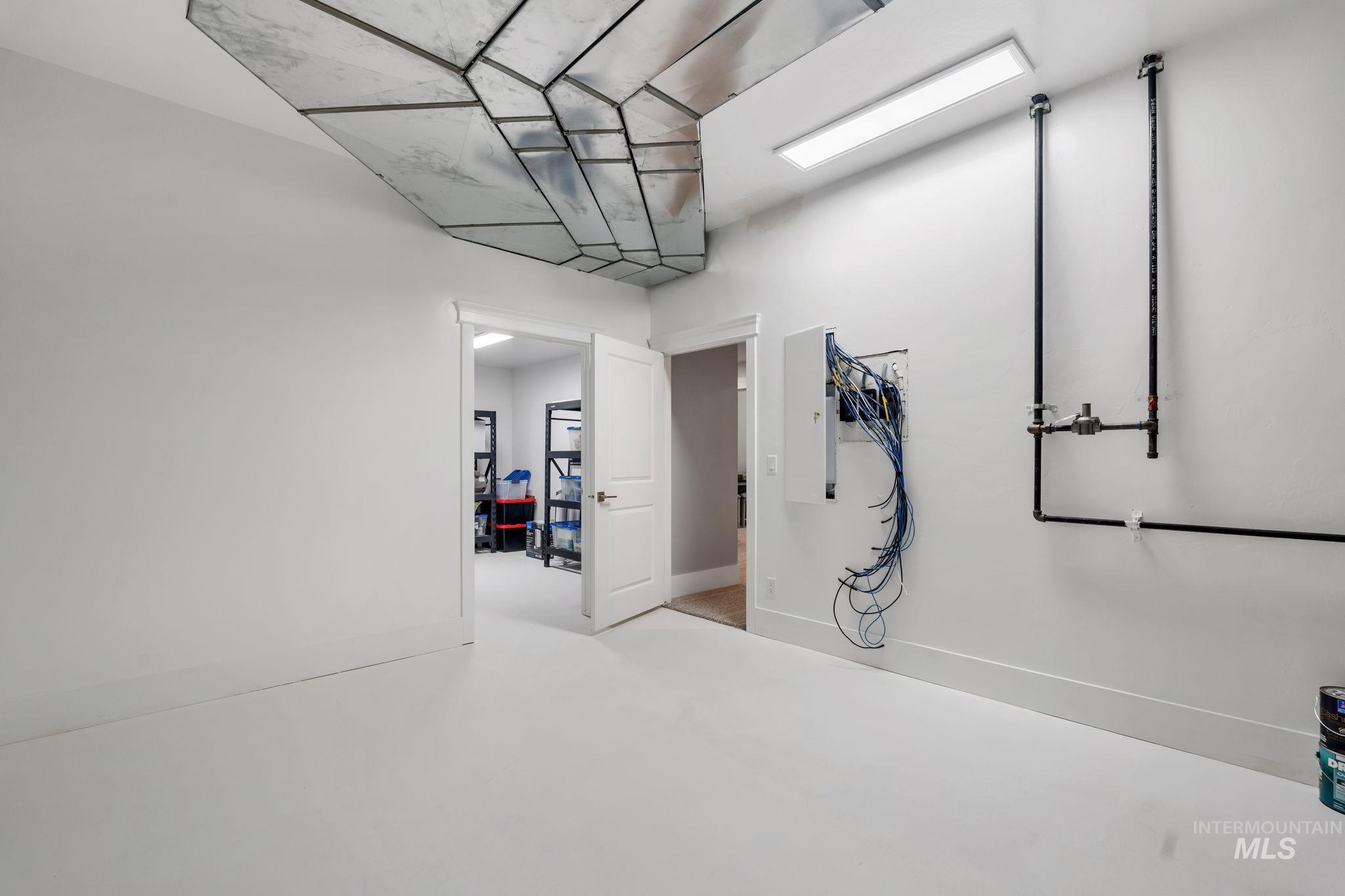 281 Lakeshore Dr, American Falls, Idaho 83211, 5 Bedrooms, 4.5 Bathrooms, Residential For Sale, Price $2,495,000,MLS 98980608