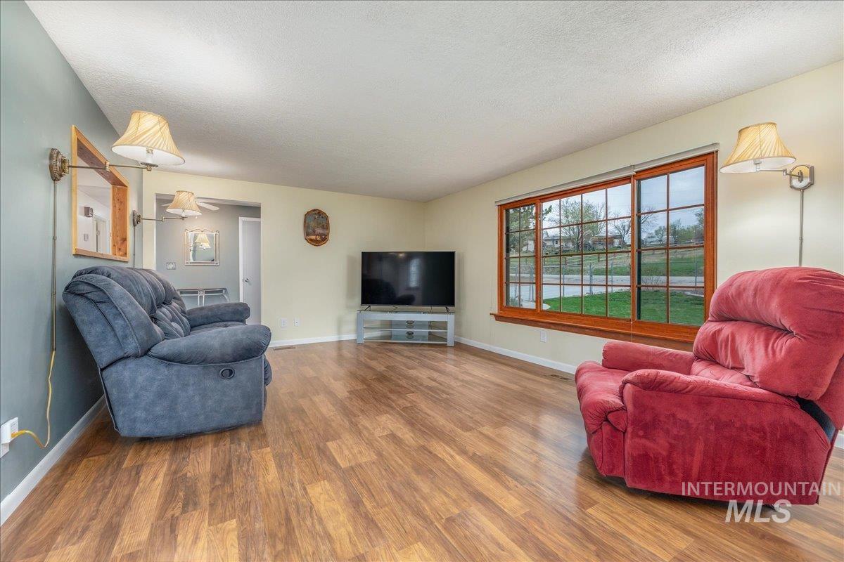 7419 S Greenacres Dr., Boise, Idaho 83609, 3 Bedrooms, 2 Bathrooms, Residential For Sale, Price $674,900, 98980614